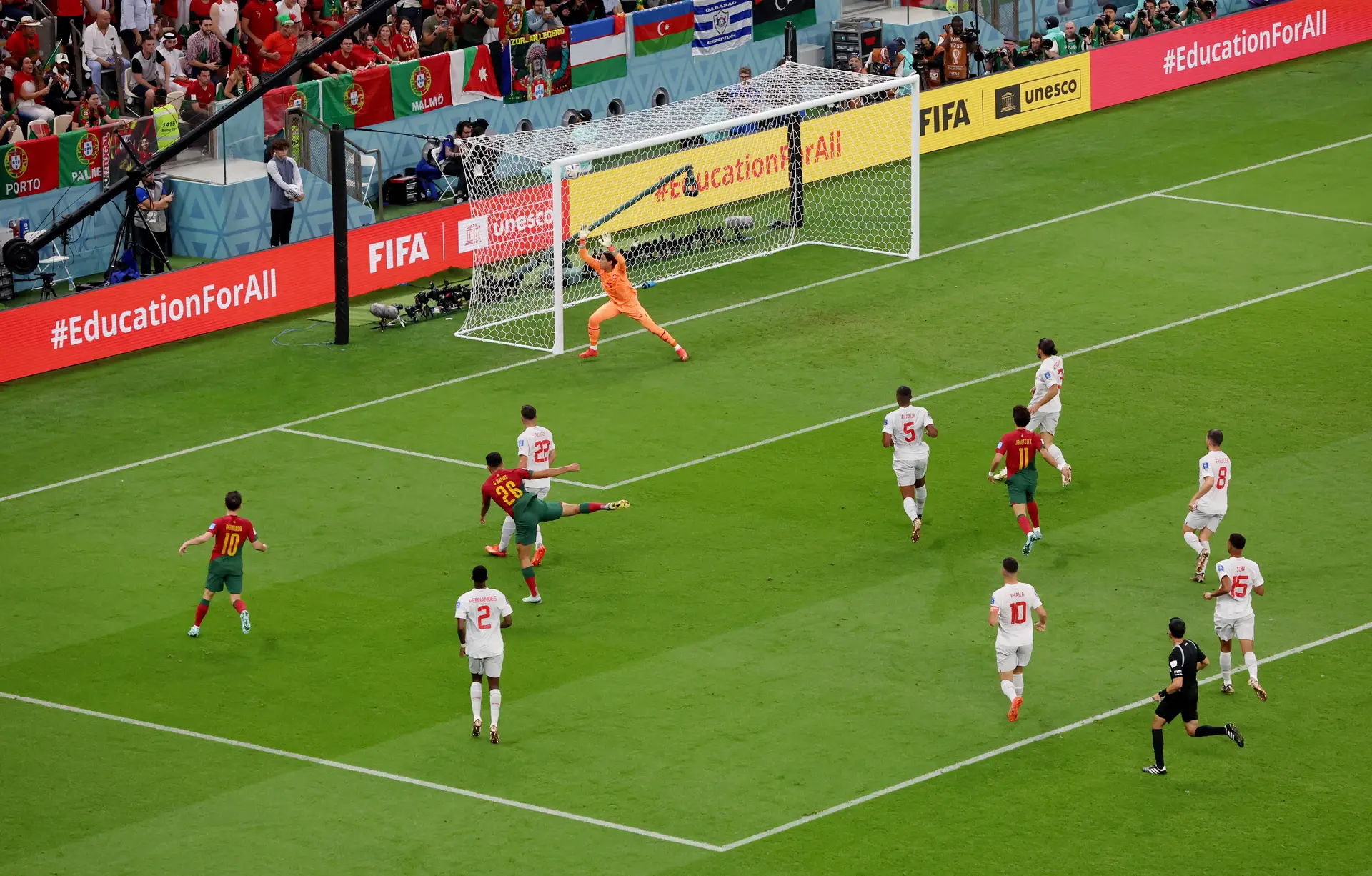 Doha, Qatar. 06th Dec, 2022. William Carvalho de Portugal, durante a  partida entre Portugal e Suíça, pelas oitavas de final da Copa do Mundo  FIFA Qatar 2022, no Estádio Lusail, nesta terça-feira