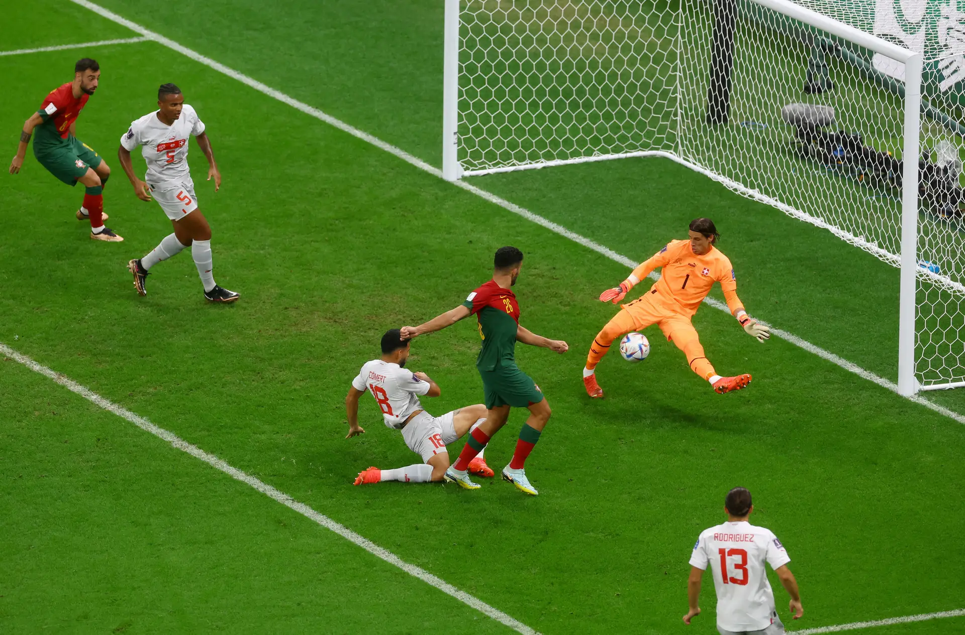 Portugal goleia Suíça com hat-trick de Gonçalo Ramos e vai defrontar  Marrocos nos quartos de final do Mundial – Observador