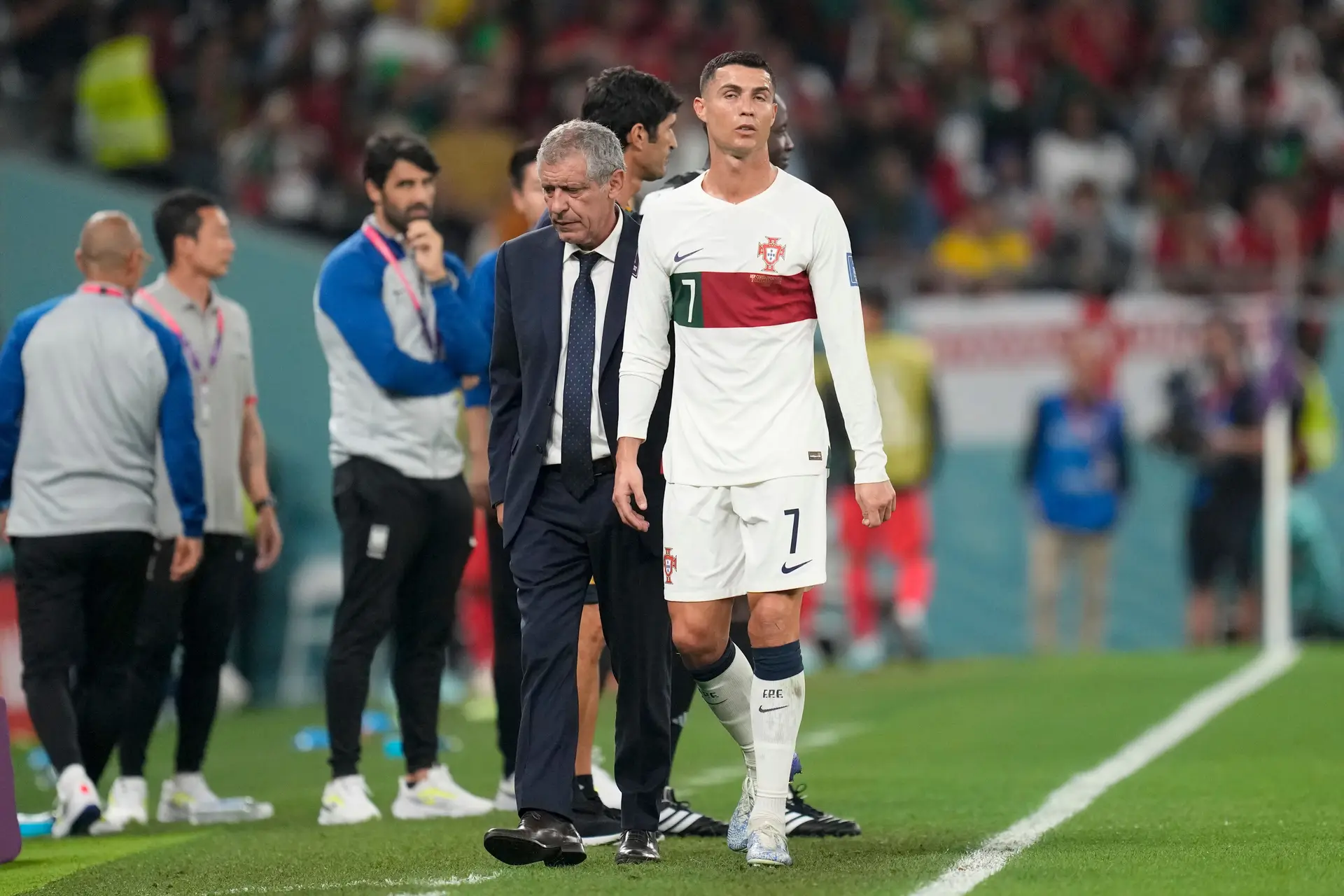 Tão natural como a sua sede: Ronaldo bate recorde de jogador com mais  internacionalizações, bisa… e chega a outro recorde – Observador