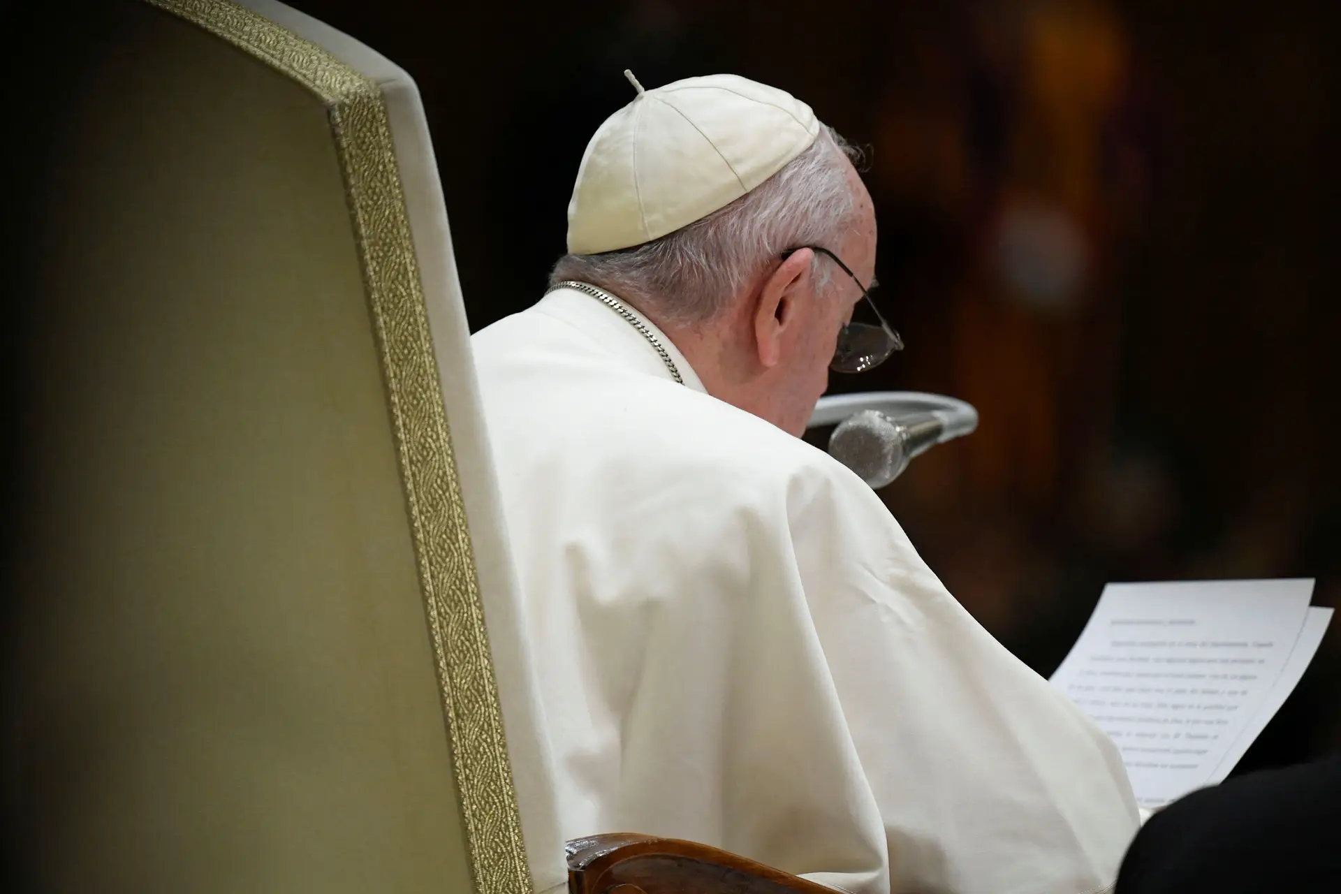 História do extermínio de judeus está a repetir-se na Ucrânia, defende Papa