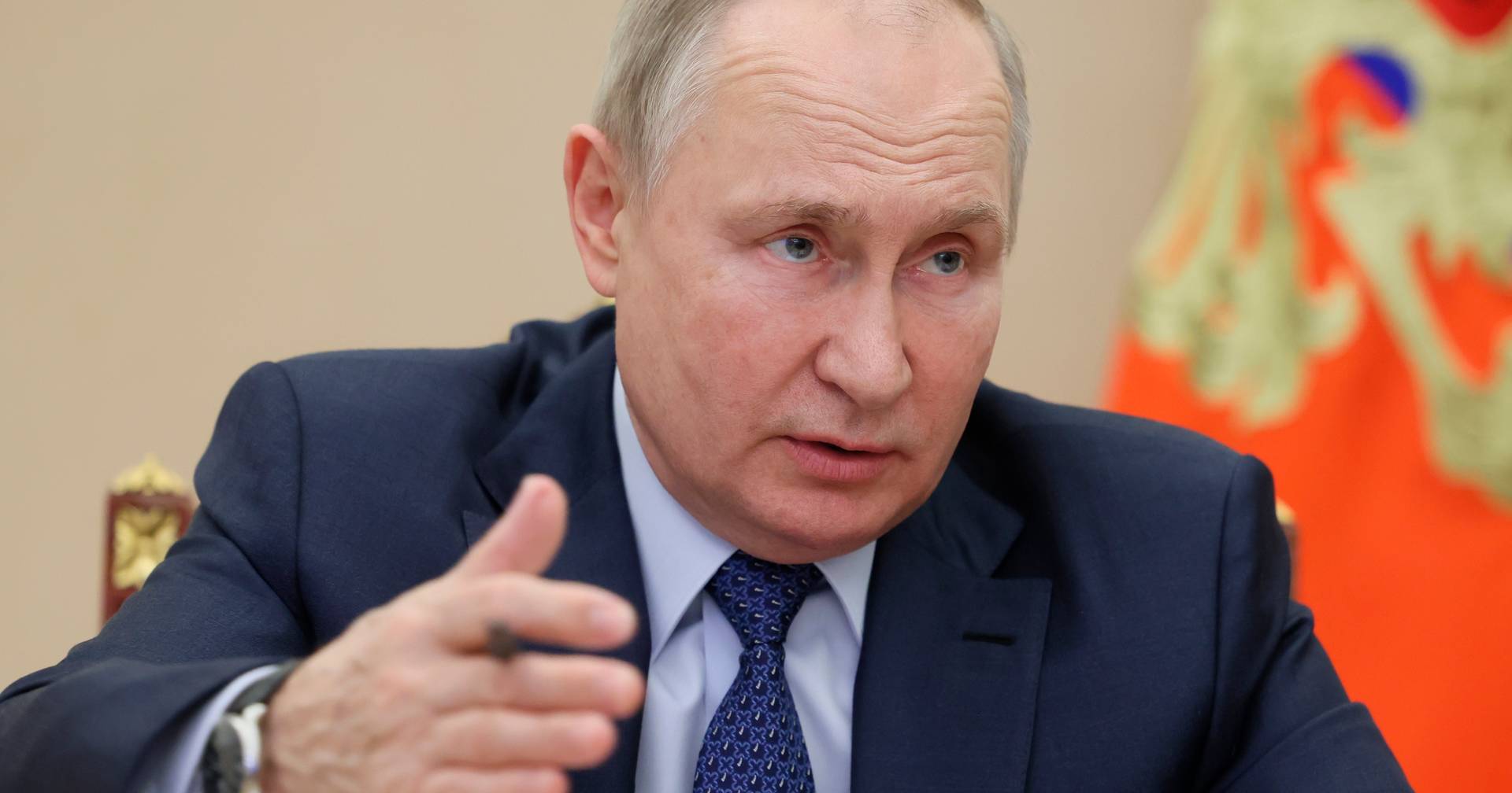 Wladimir Putin warnt davor, dass die Risiken eines Atomkriegs zunehmen