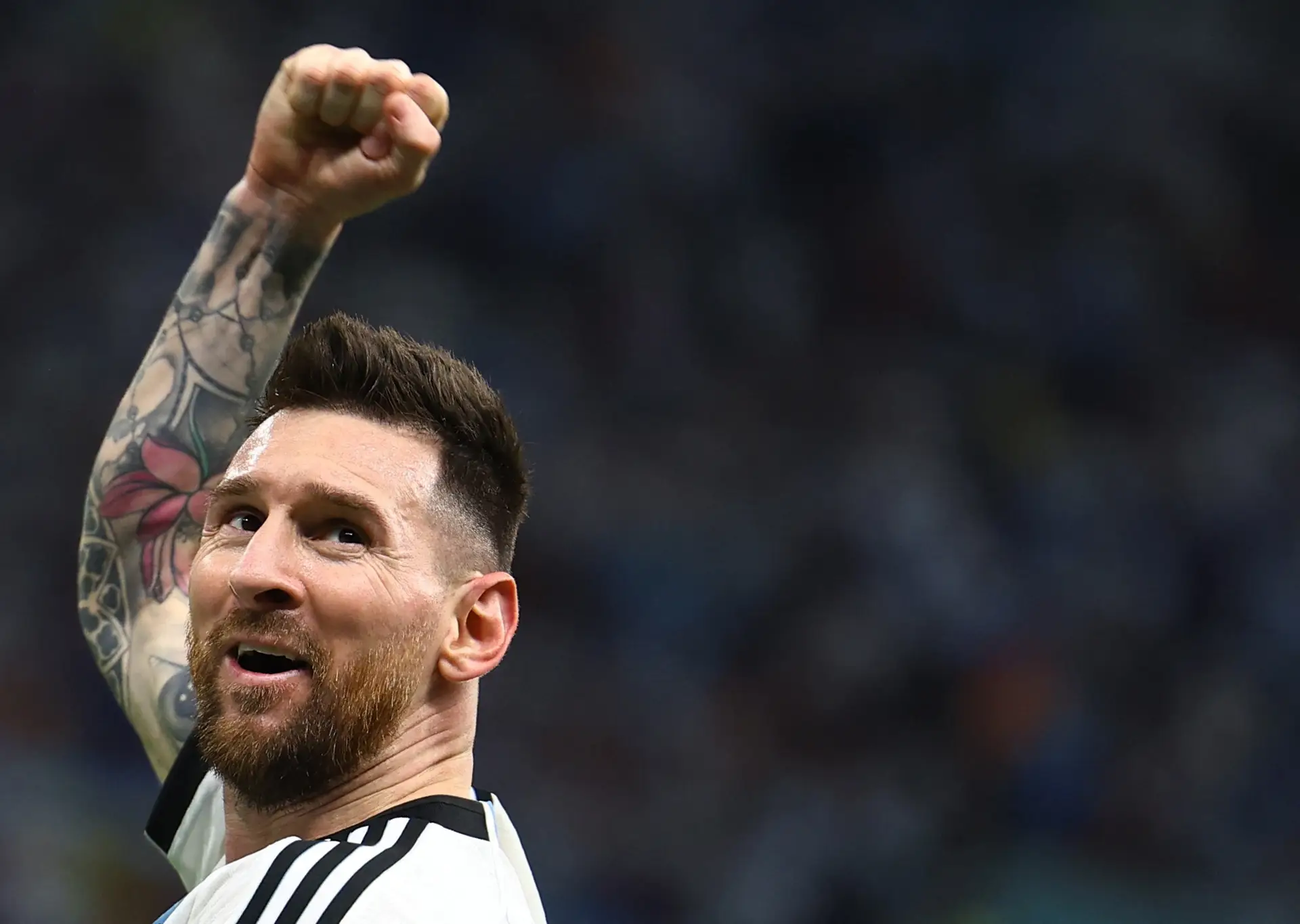"Para onde estás a olhar, parvo?": FIFA revela novas imagens sobre polémica com Messi