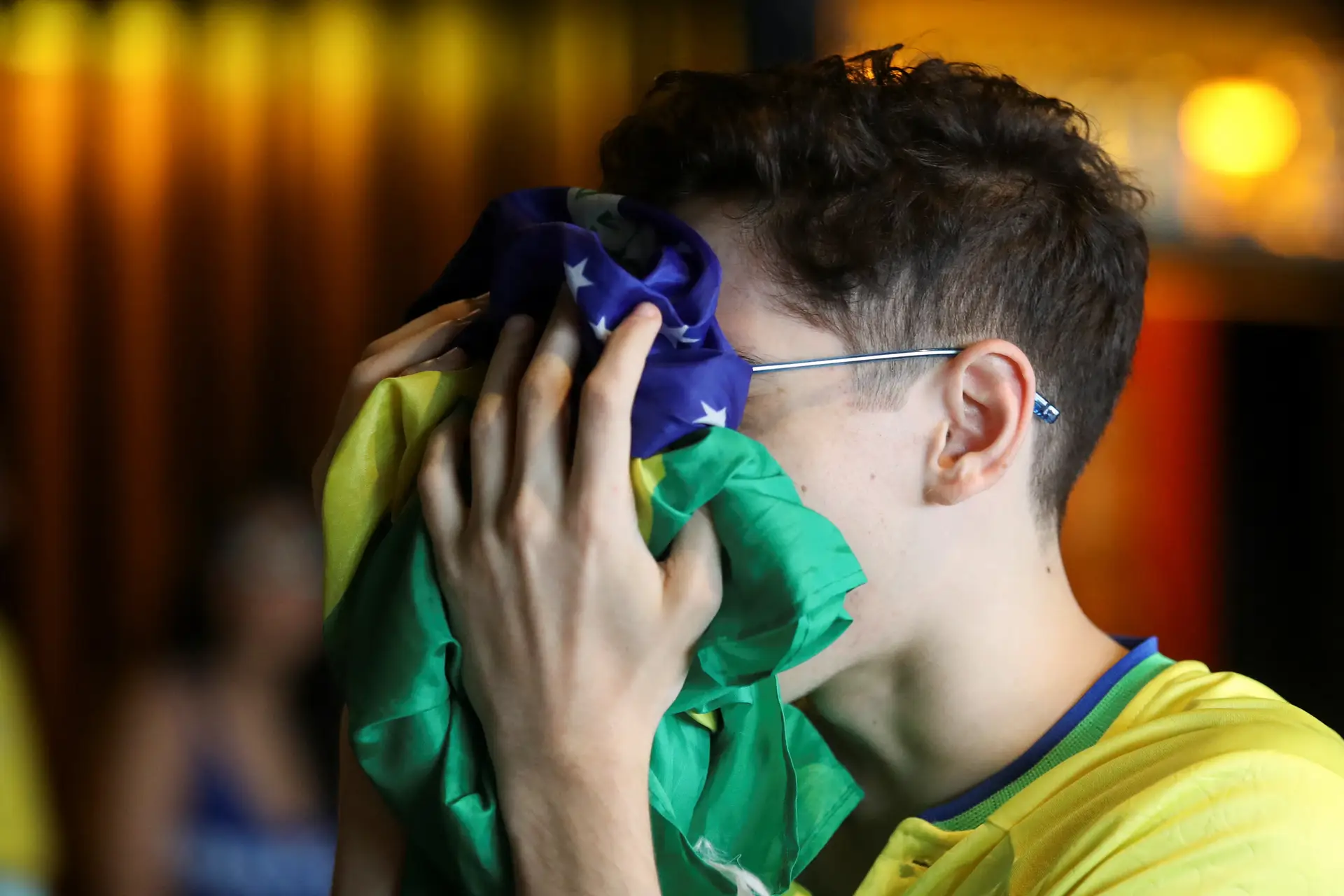 "Brasil chora" com "fim do sonho": como a derrota brasileira está a ser noticiada