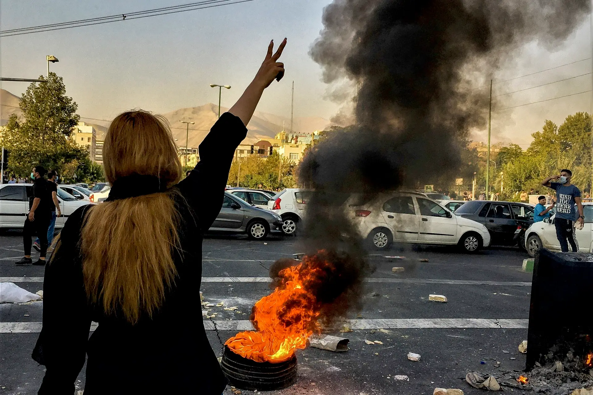 Amnistia Internacional realiza vigília de apoio aos manifestantes no Irão