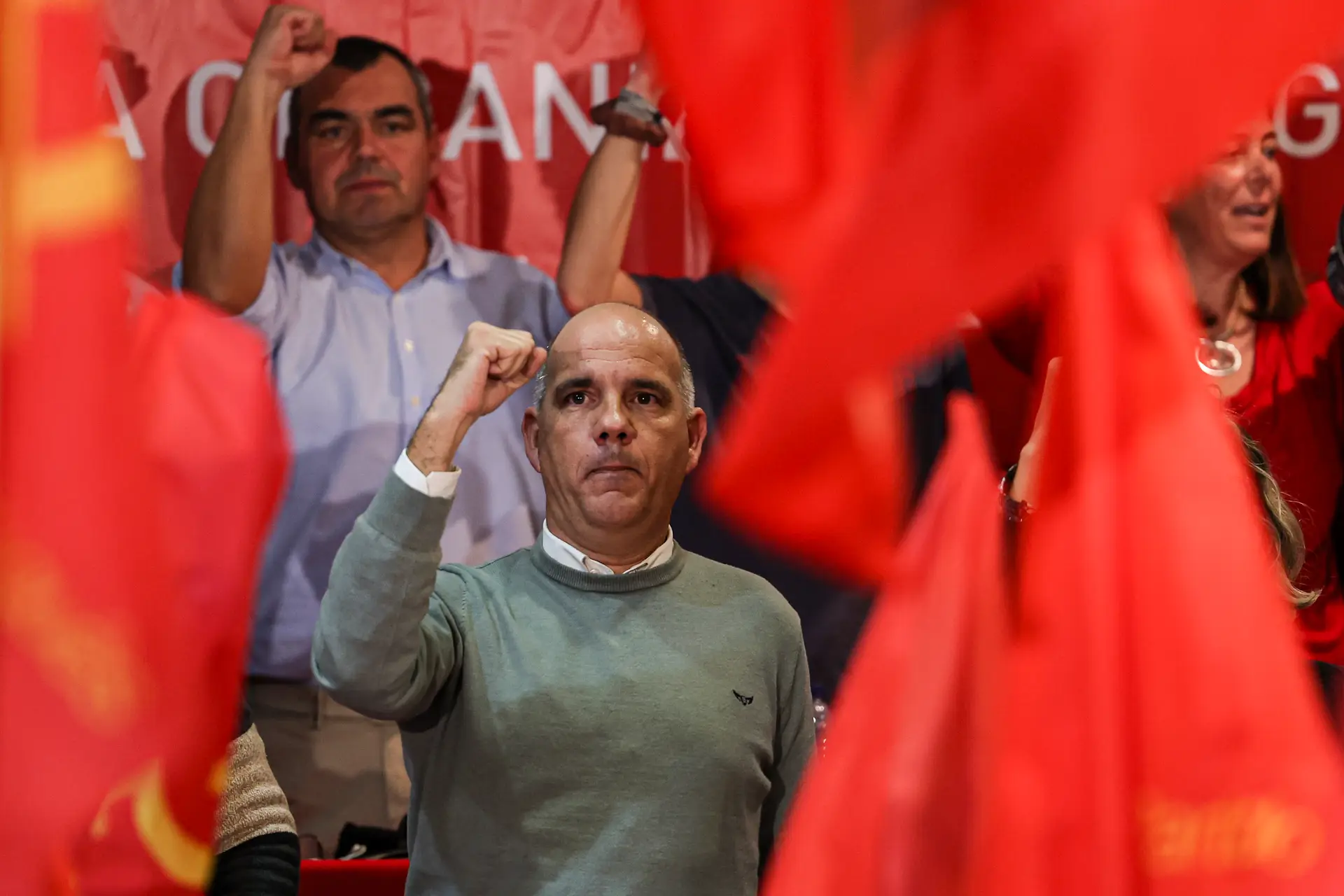 PCP recusa "lucros milionários" de empresas enquanto "milhões" passam frio em casa