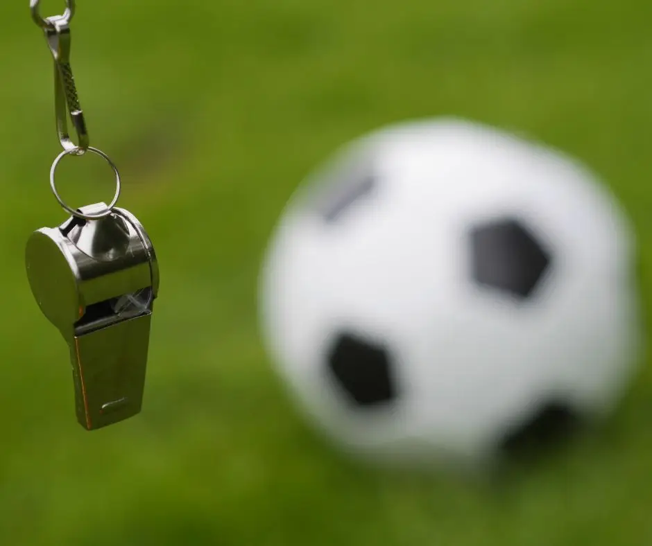 Conselho de Arbitragem da FPF condena violência sobre árbitros e pede "punição exemplar"