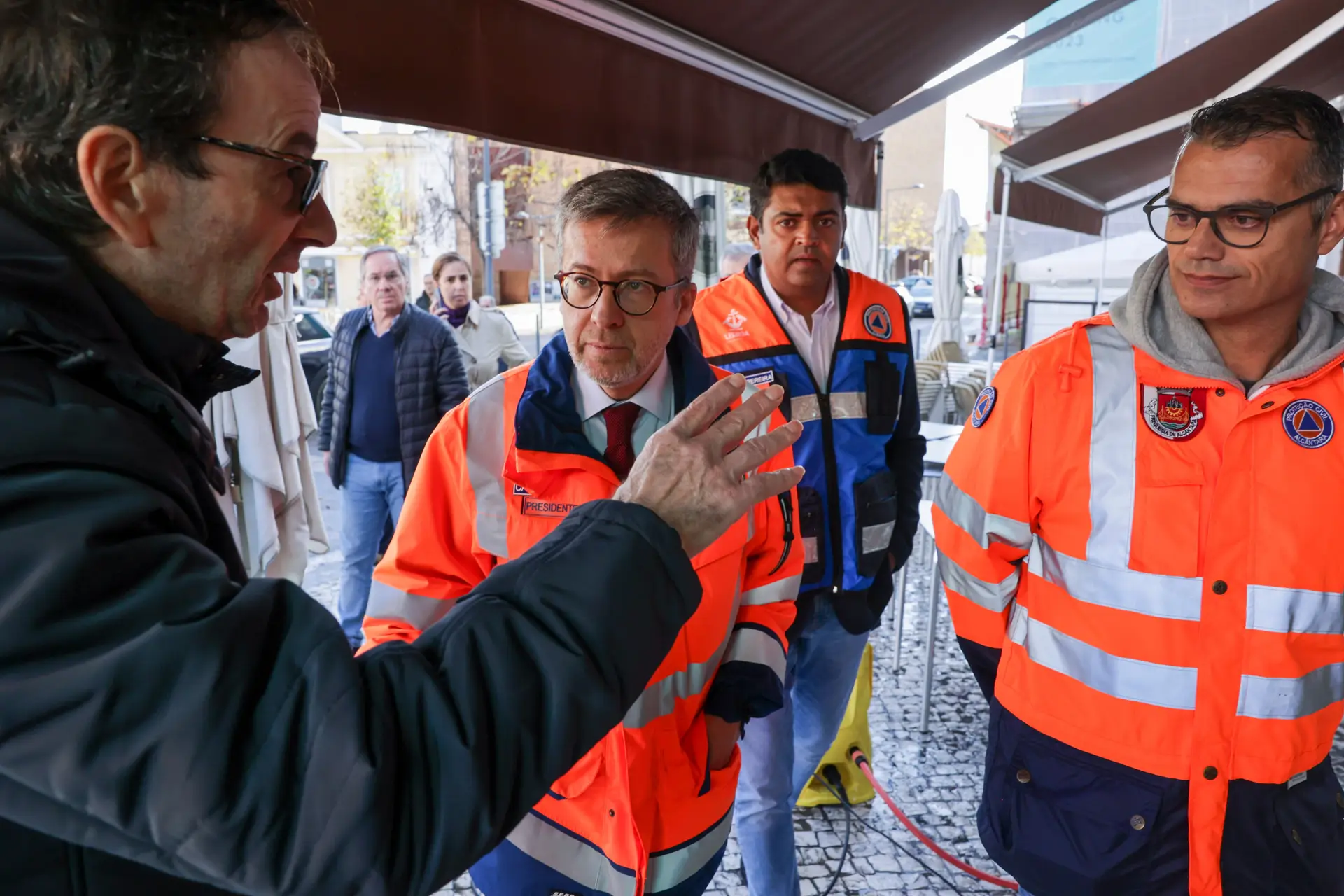 Lisboa: moradores impedidos de sair de casa devido a deslizamento de terras