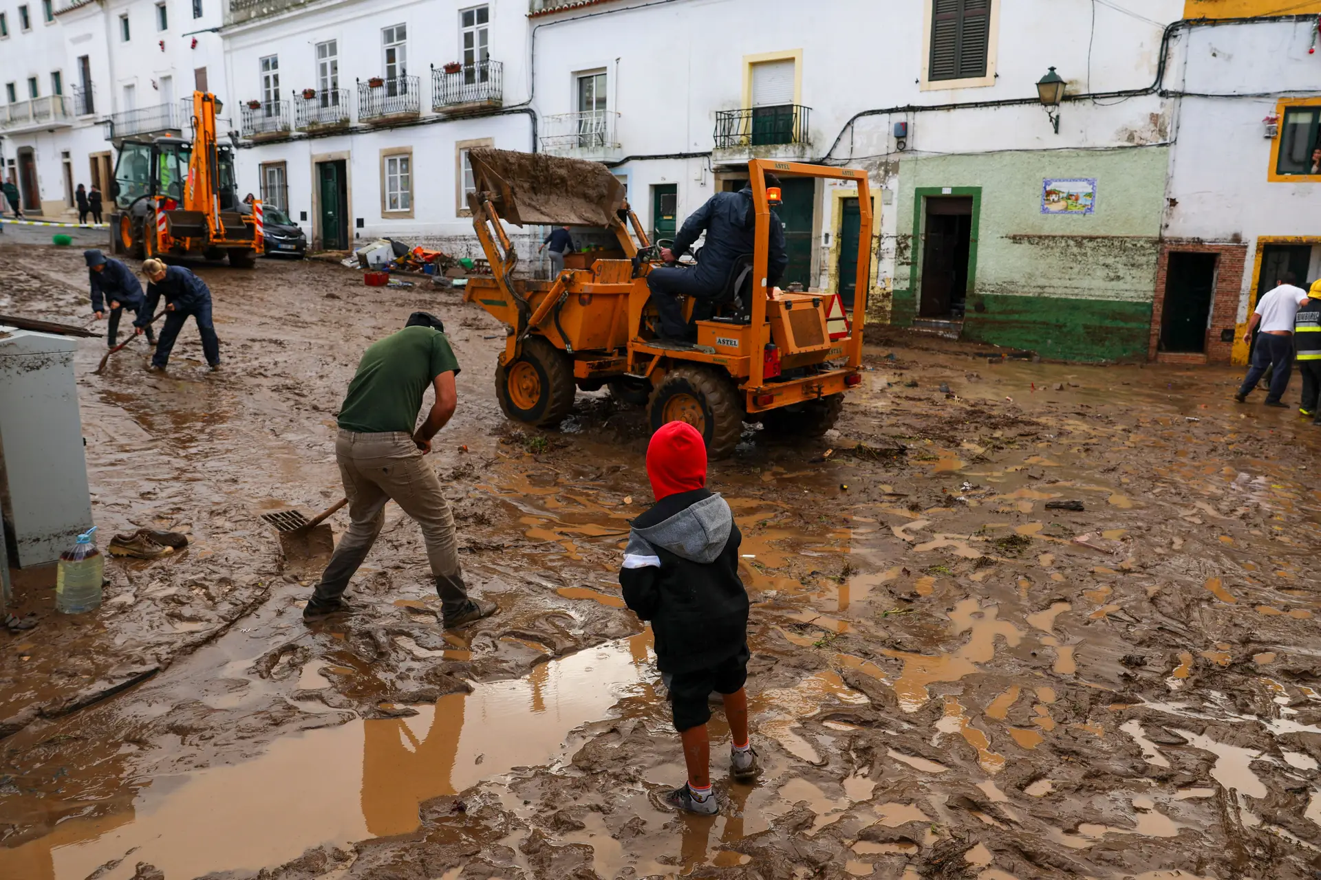 "Nunca vi nada assim": Chuva provoca situação "dantesca" em Campo Maior