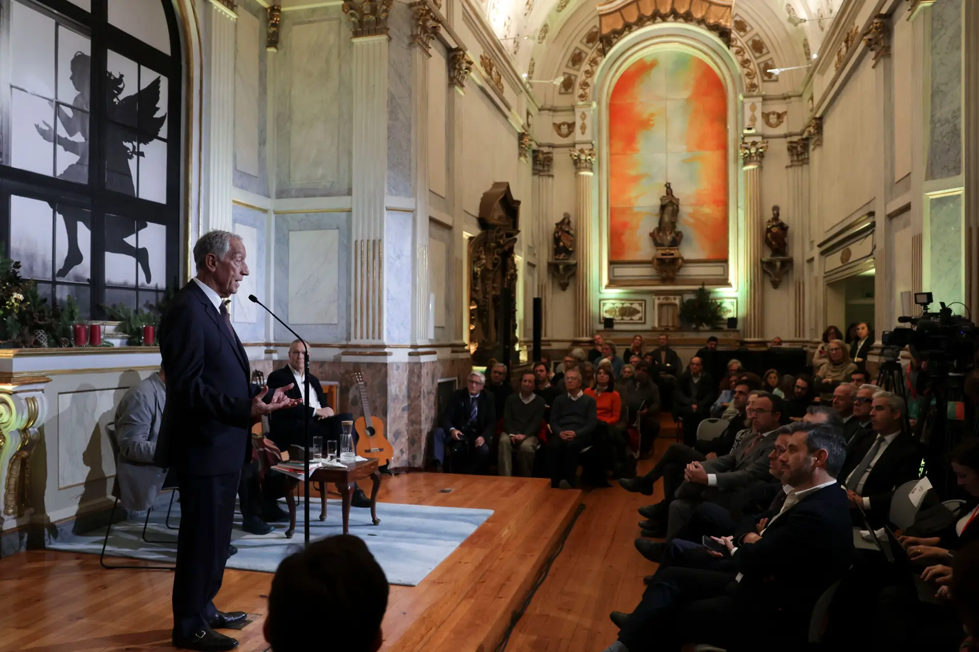 Marcelo fala em "espinhosas magistraturas" sobre a eutanásia
