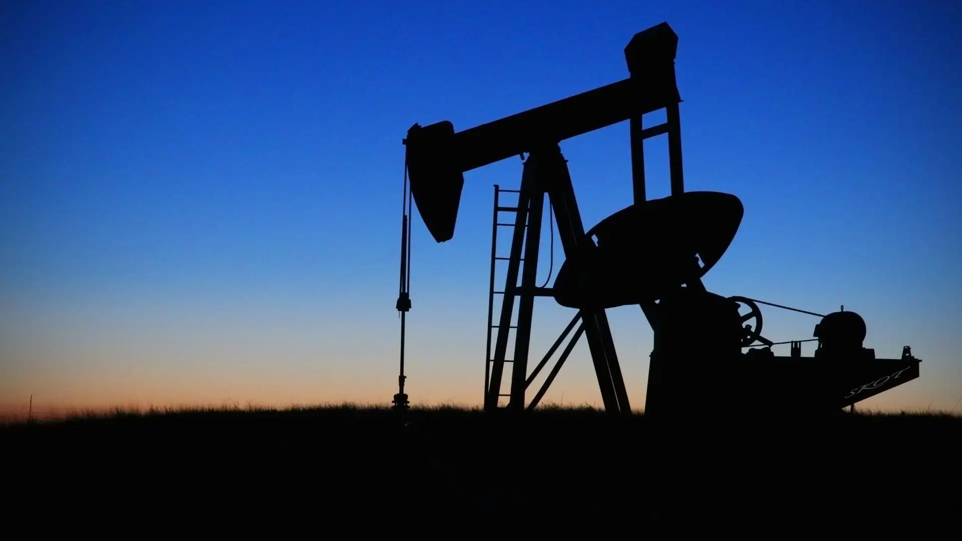 Produção de petróleo em Angola deverá cair cerca 250 mil barris por dia até 2031