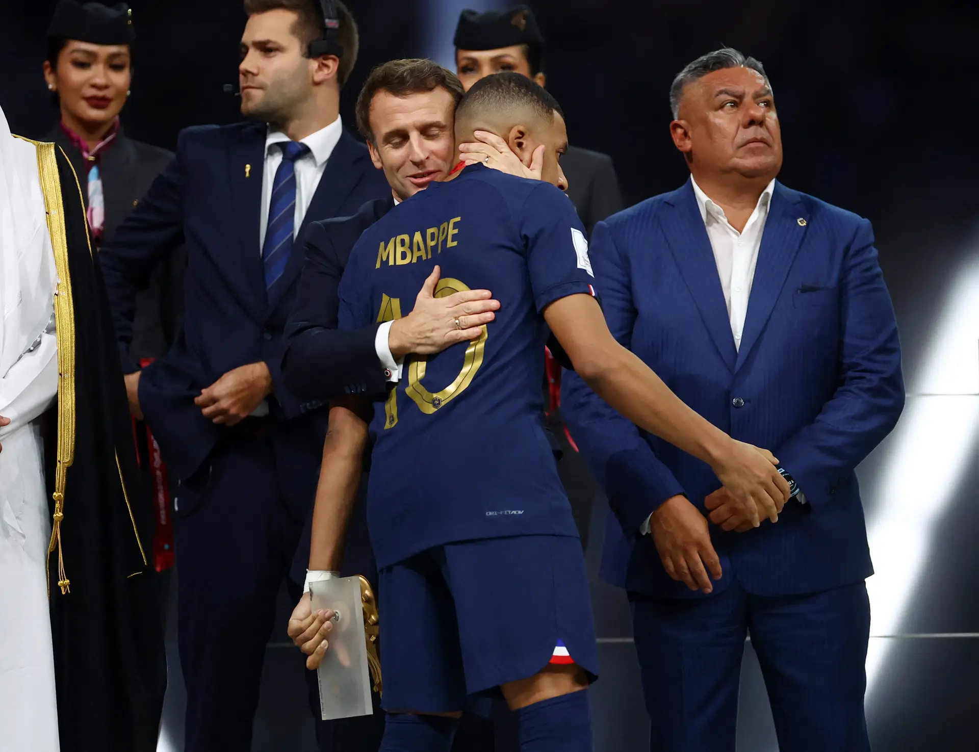 Mundial 2022: Macron saúda seleção e afirma que “azuis” fizeram sonhar a França