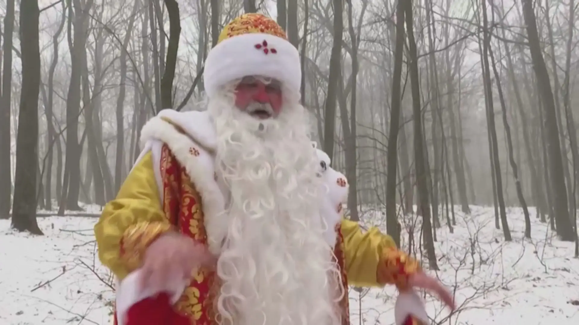 "Pai Natal" russo visita soldados perto da fronteira com a Ucrânia