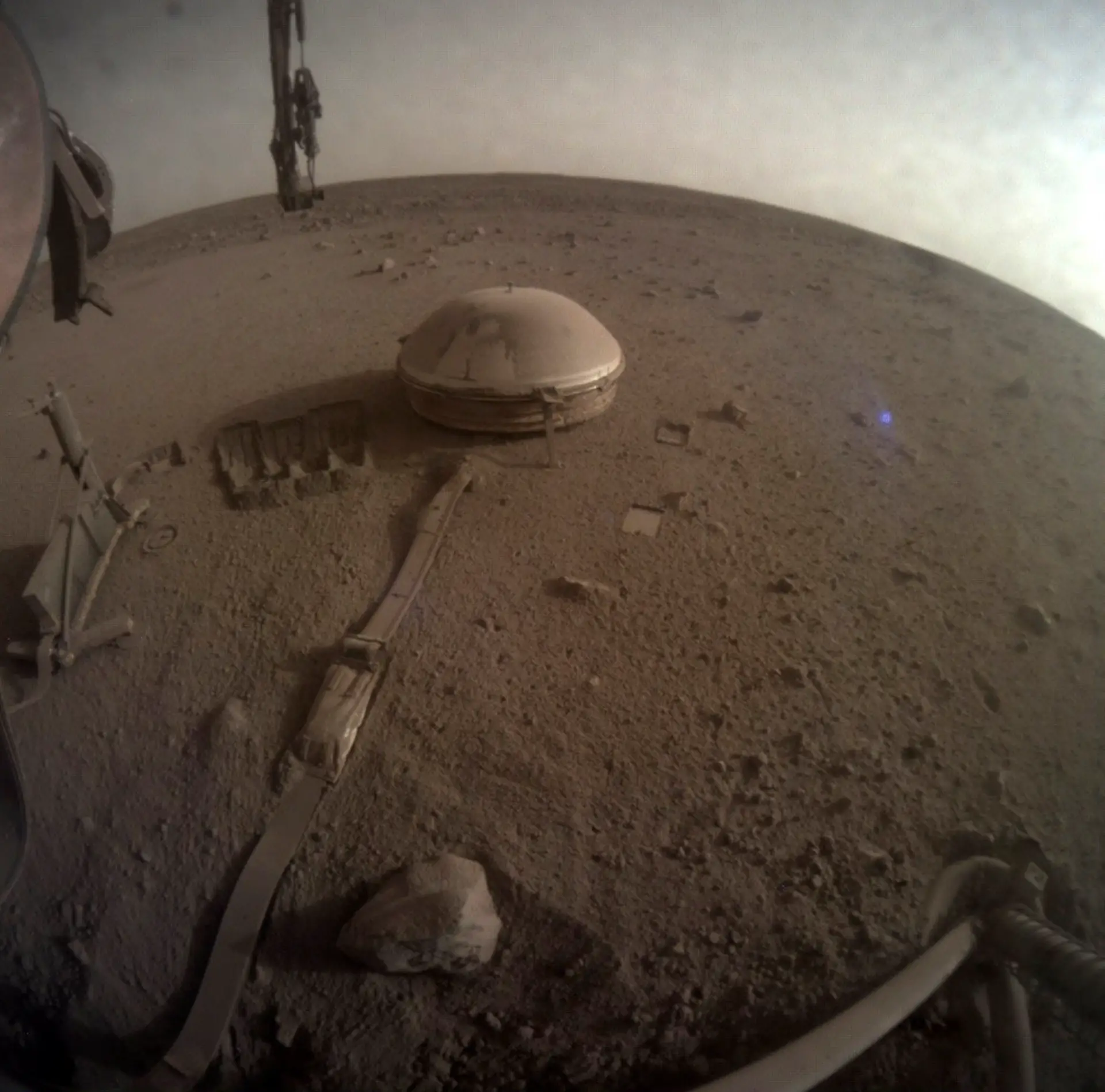 Sonda espacial InSight está a "morrer" em Marte onde pousou há quatro anos