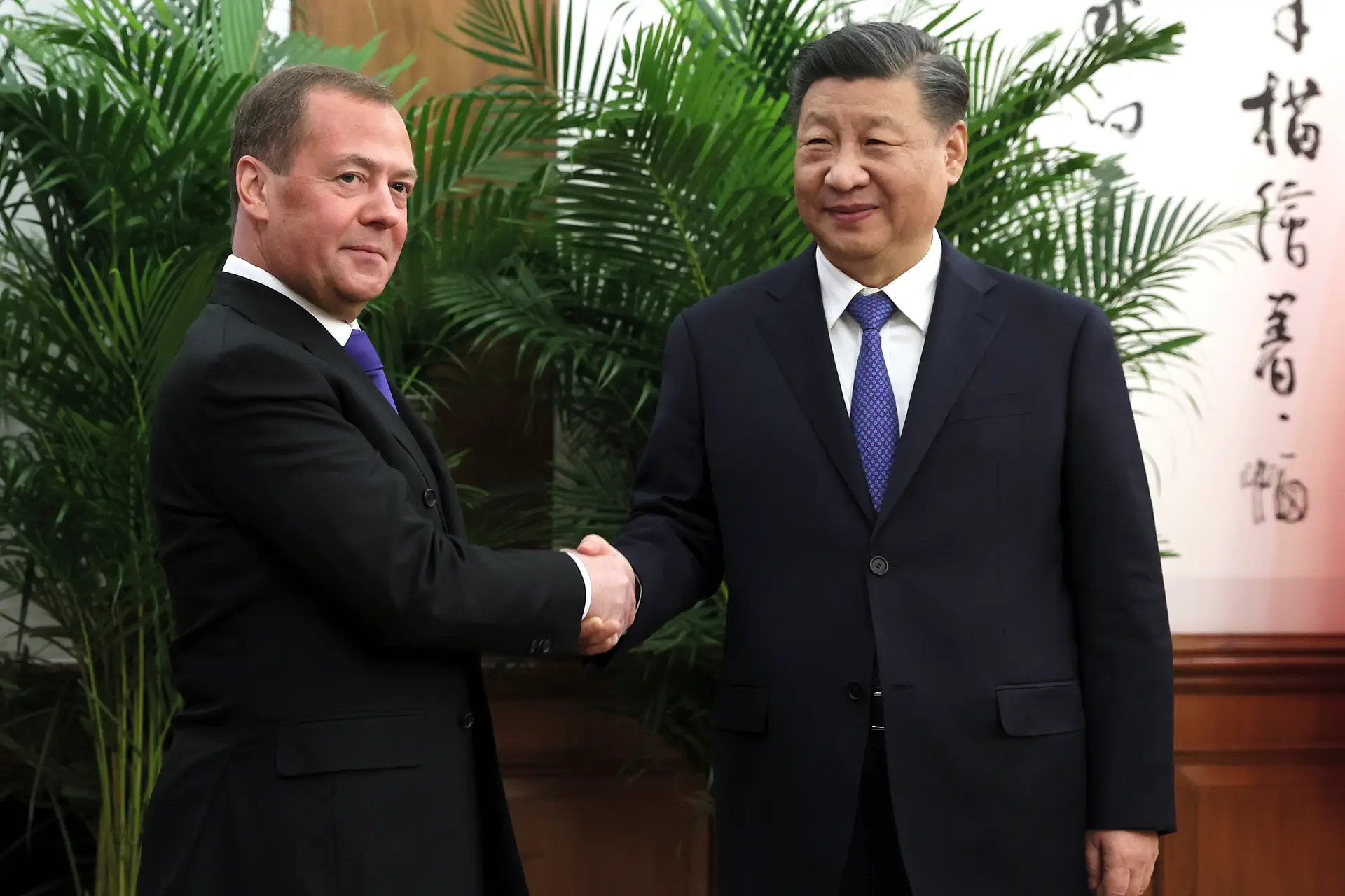 Guerra na Ucrânia discutida entre Medvedev‎ e Presidente da China