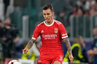 É oficial: Grimaldo deixa Benfica para jogar no Bayer Leverkusen