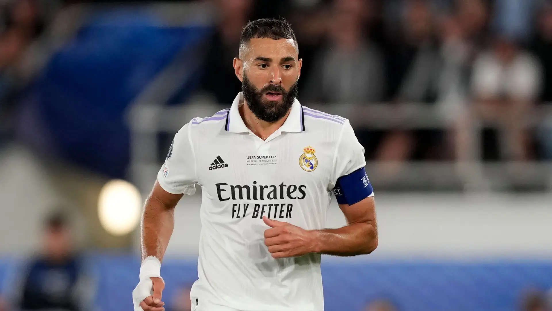 Benzema é liberado pelo Real Madrid e pode viajar ao Catar para