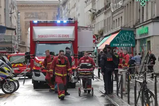 Suspeito do ataque em Paris fica em prisão preventiva