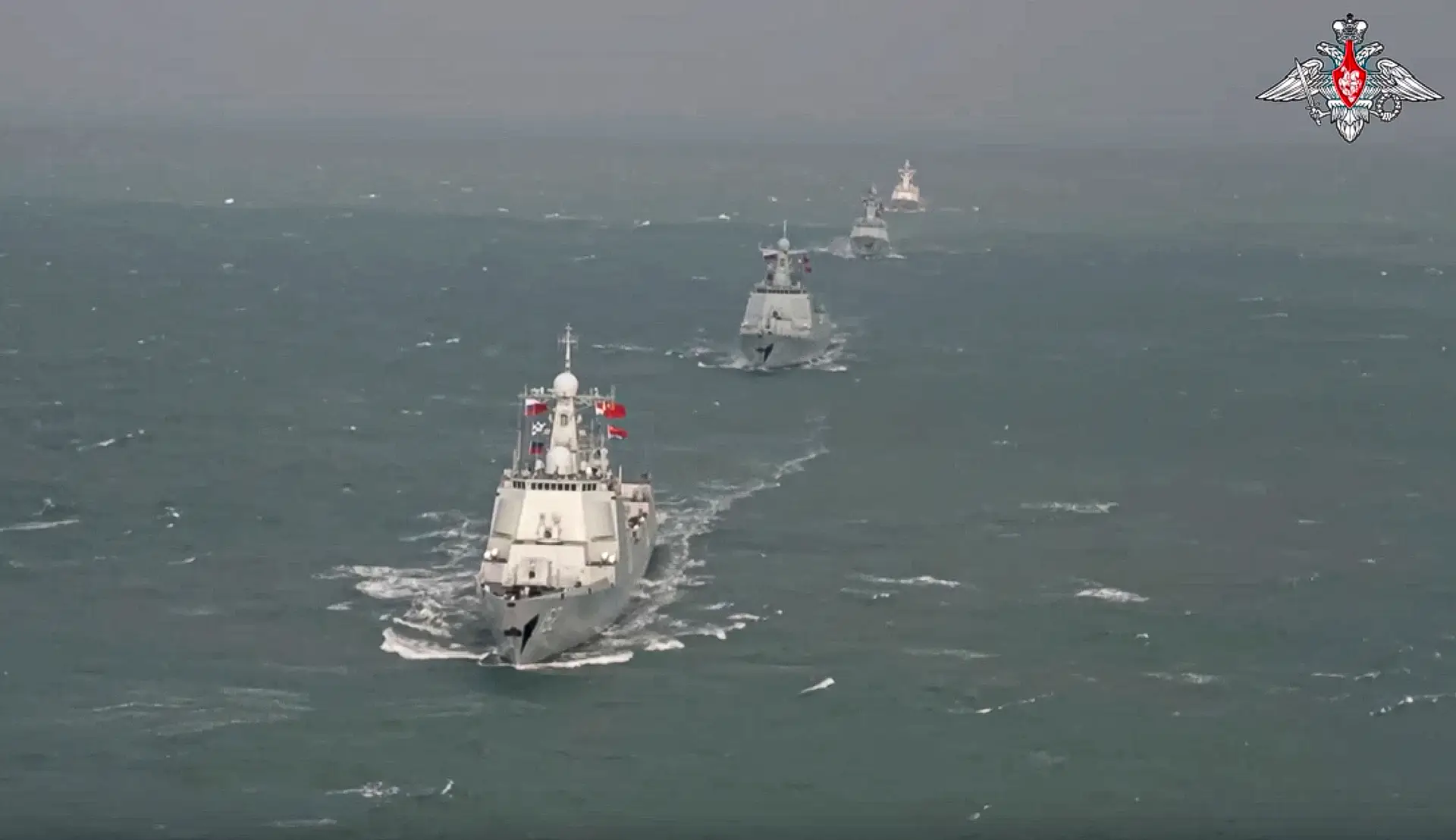 China e Rússia concluem exercícios militares navais conjuntos