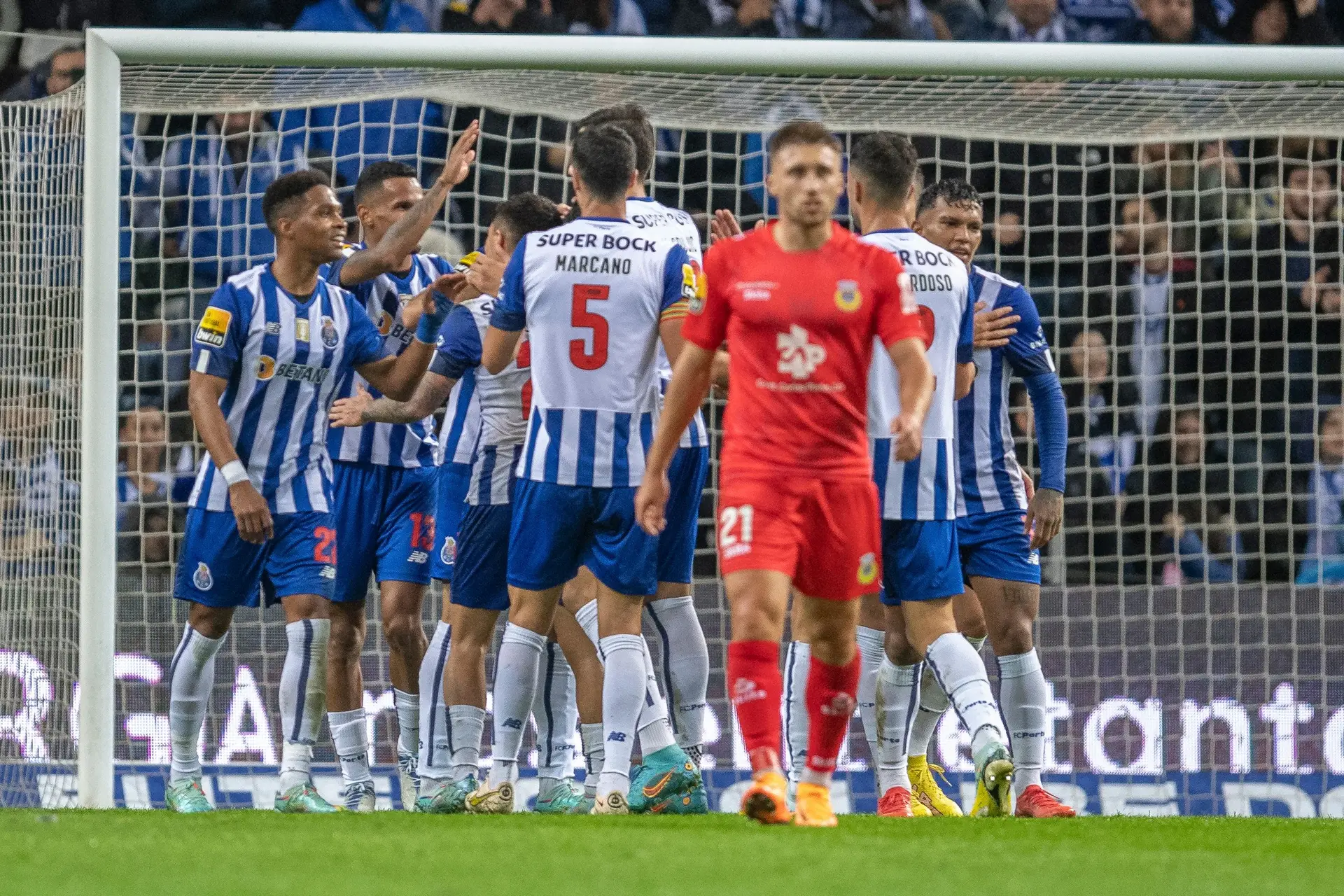 I Liga: FC Porto goleia Arouca por 5-1 no regresso ao campeonato