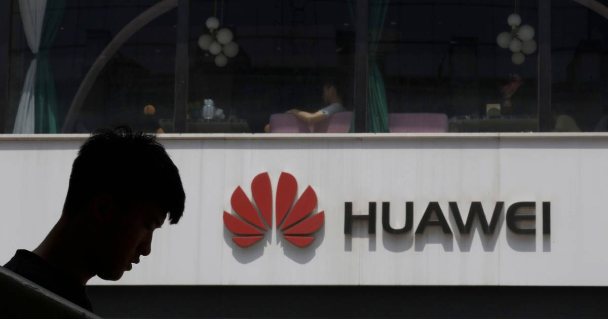 Parlamento Europeu suspende "por precaução" acesso de representantes da Huawei