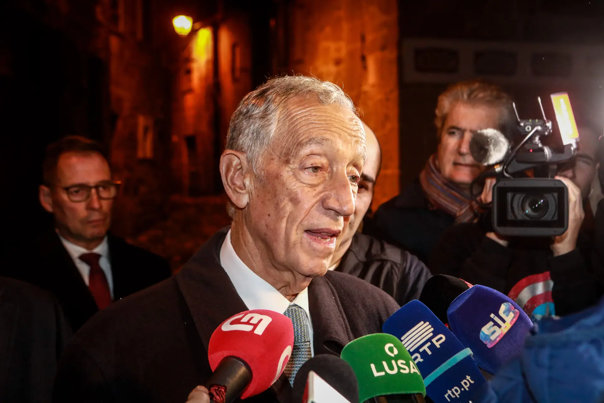 Convite de Lula a Sócrates? "Não discuto critérios de convidados", diz Marcelo