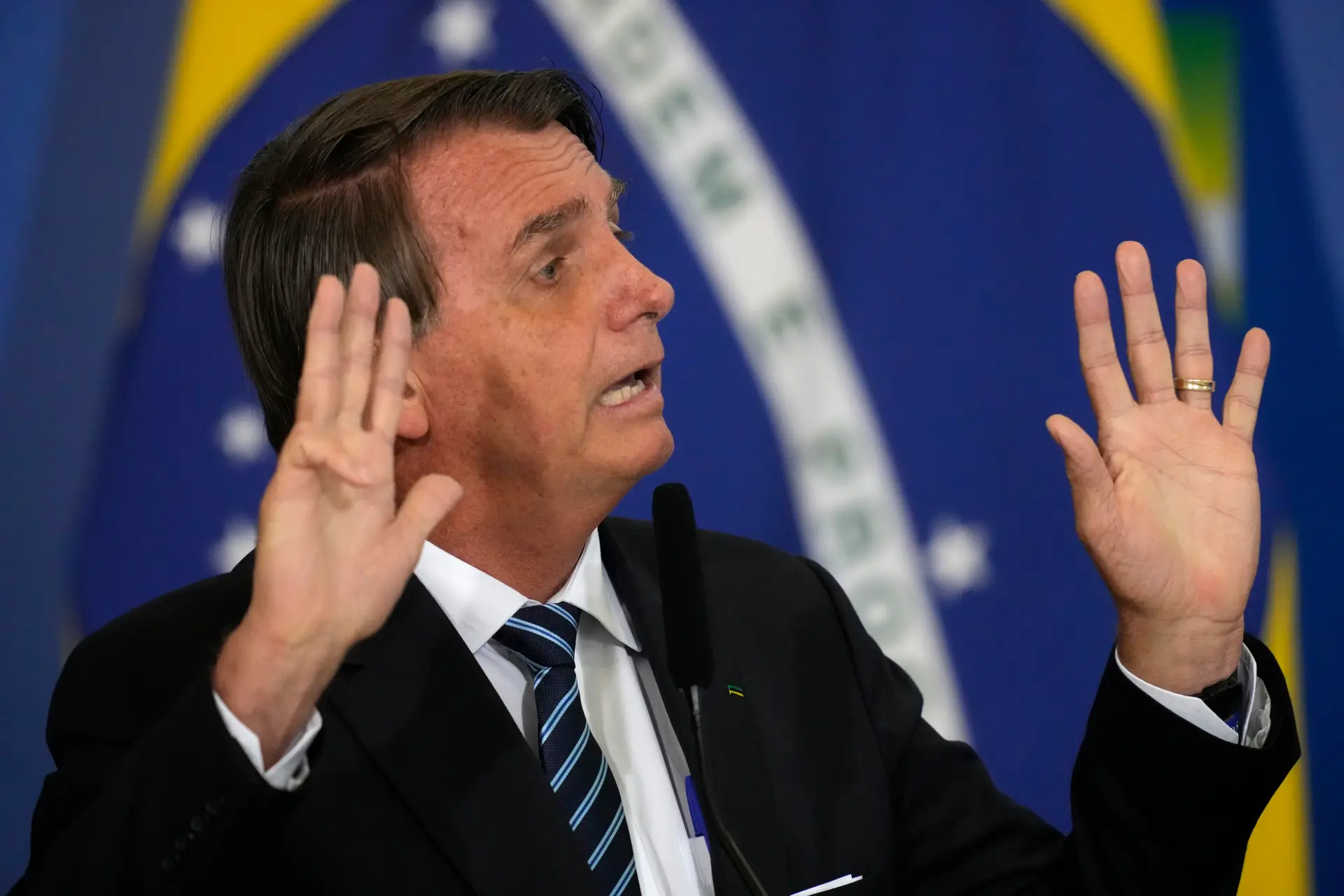 Bolsonaro pede que joias oferecidas pela Arábia Saudita fiquem no Tribunal de Contas
