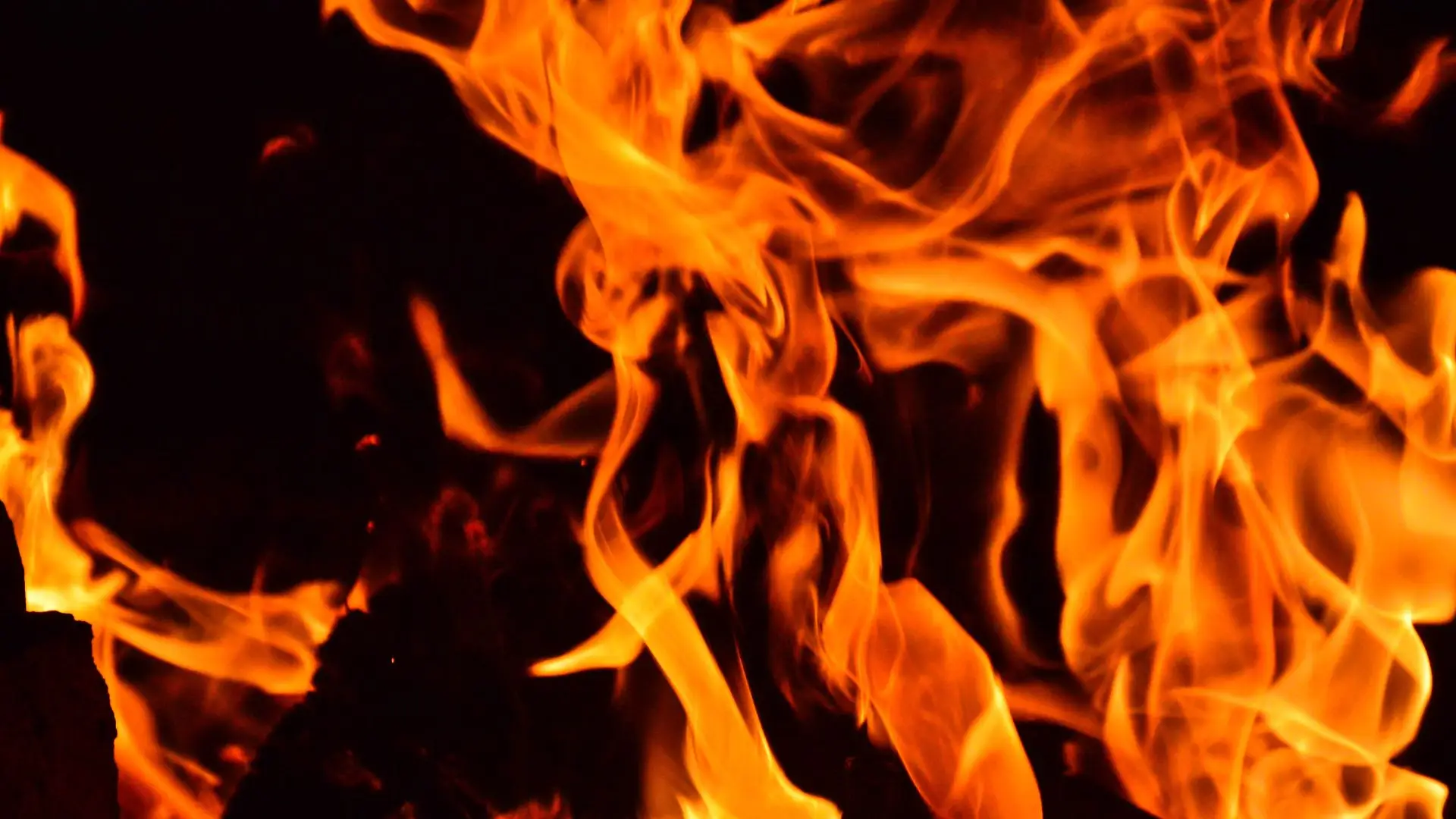 Incêndio deixa casal com bebé desalojado em Beja