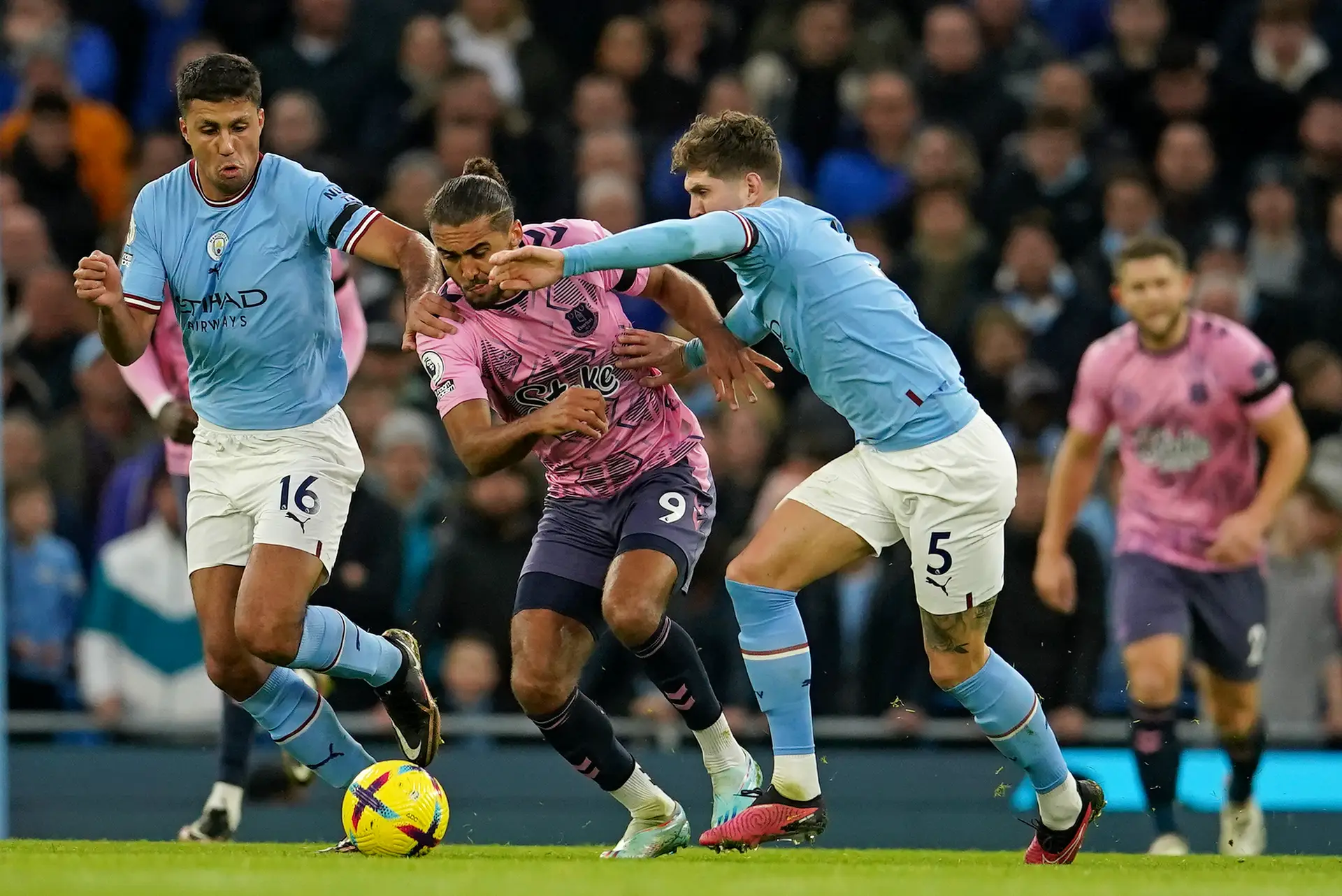 Palhinha dá triunfo ao Fulham, Manchester City empata com o Everton