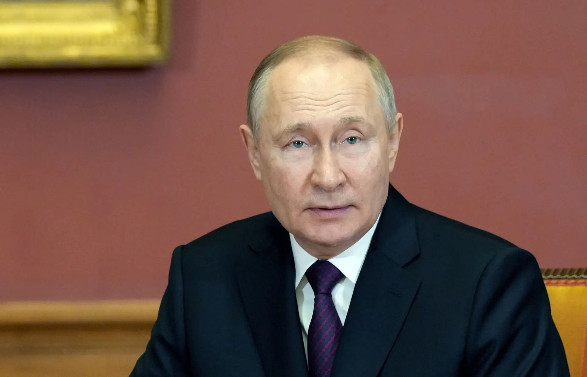 Putin ordena cessar-fogo na Ucrânia nos dias 6 e 7 de janeiro