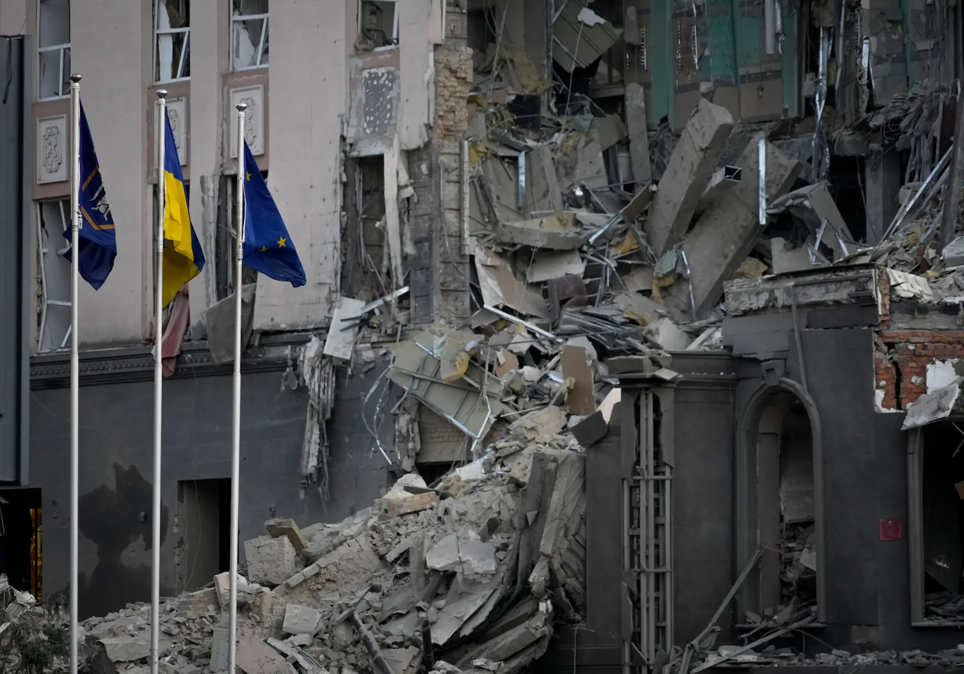 Novo ataque aéreo a Kiev após Ano Novo marcado por dezenas de bombardeamentos foto