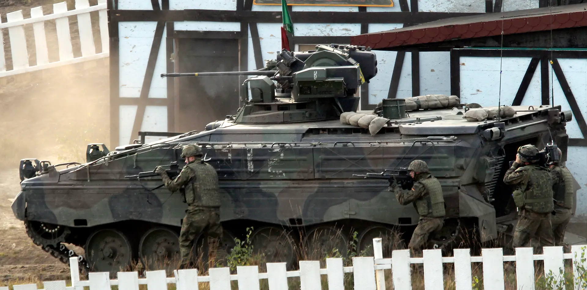Alemanha vai enviar 40 veículos blindados para a Ucrânia