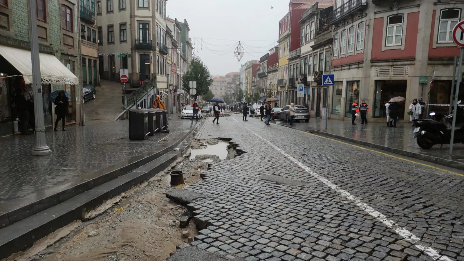 Porto reabre Rua Mouzinho da Silveira em ambos os sentidos