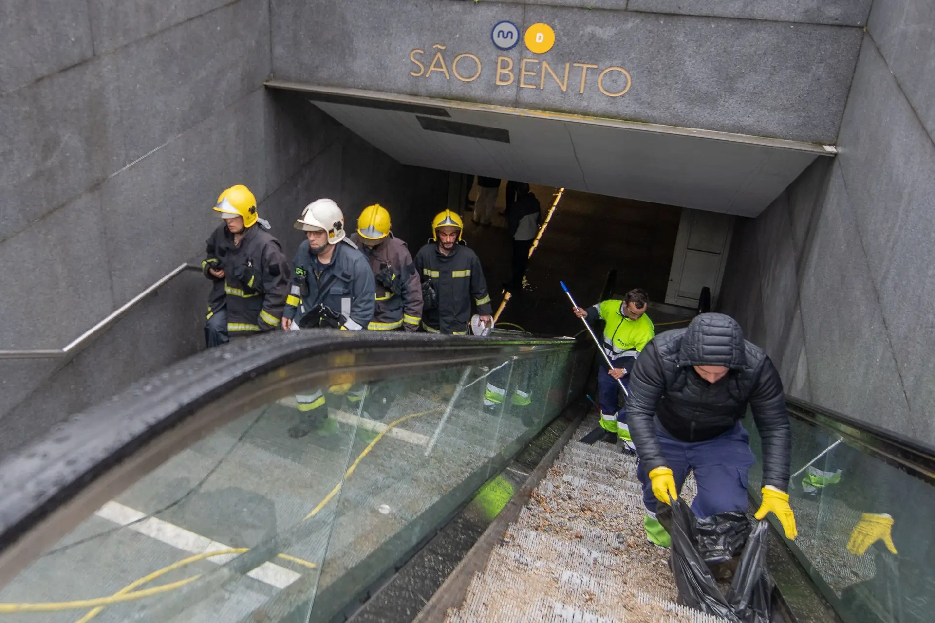 Estação de metro de São Bento no Porto já reabriu