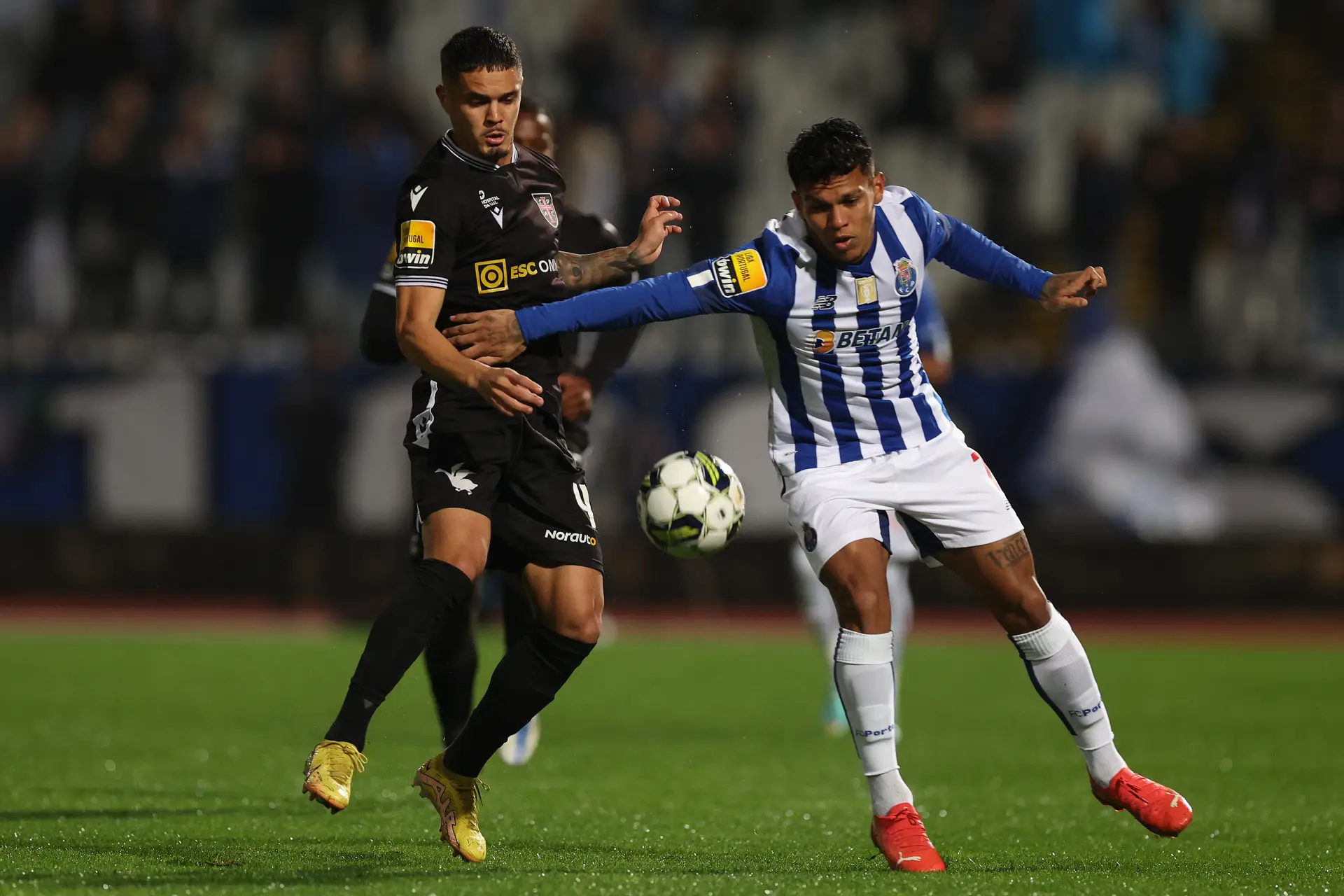 FC Porto empata com Casa Pia e desce para terceiro no campeonato
