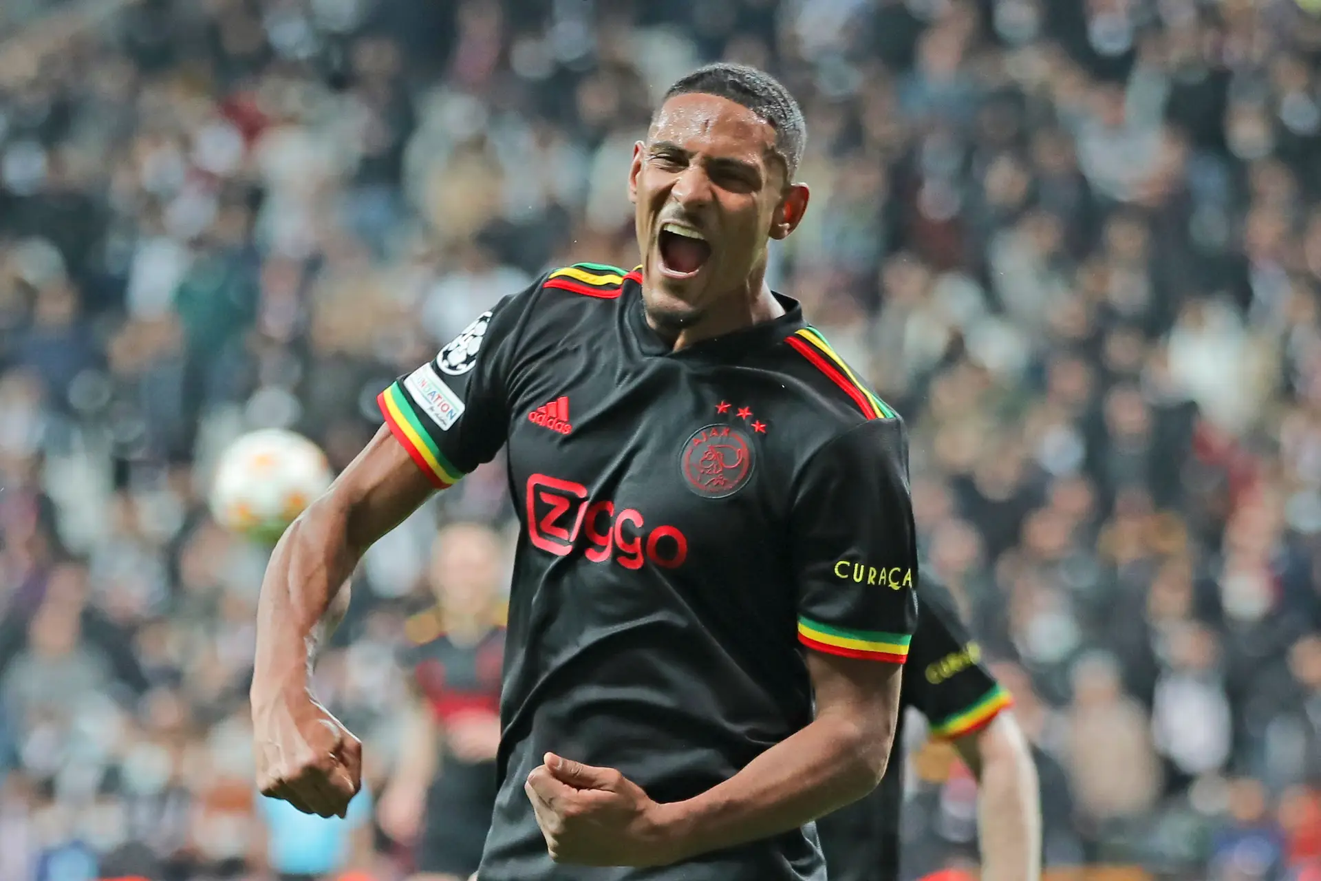 Sébastien Haller ultrapassa cancro e espera estrear-se brevemente pelo Dortmund