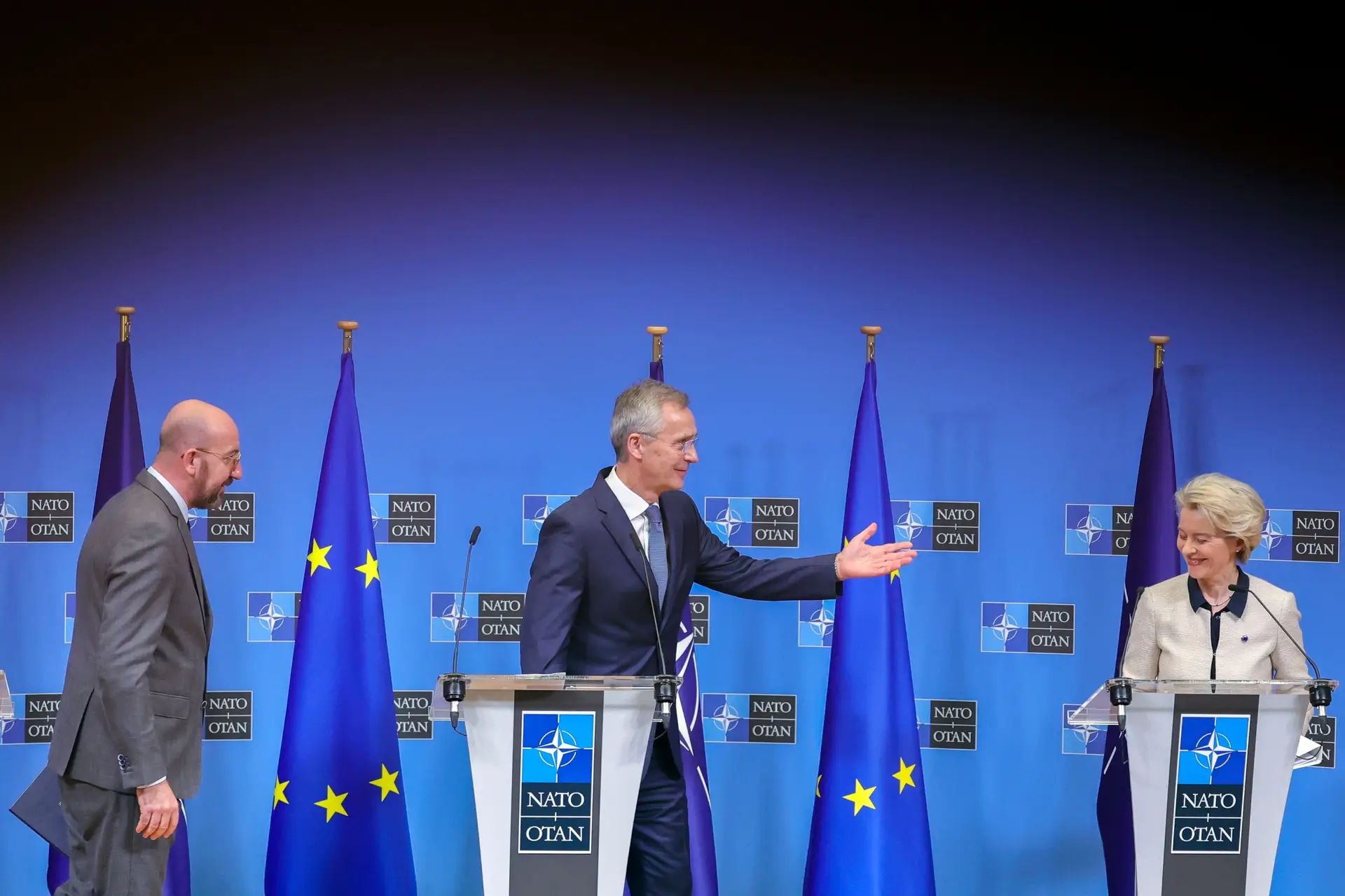 NATO e UE querem aumentar segurança com um olho em Moscovo e outro na China
