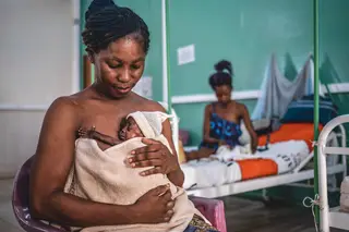 “Nascer ou ter um parto é arriscar”: a saúde materna e infantil é uma emergência esquecida na crise da República Centro-Africana