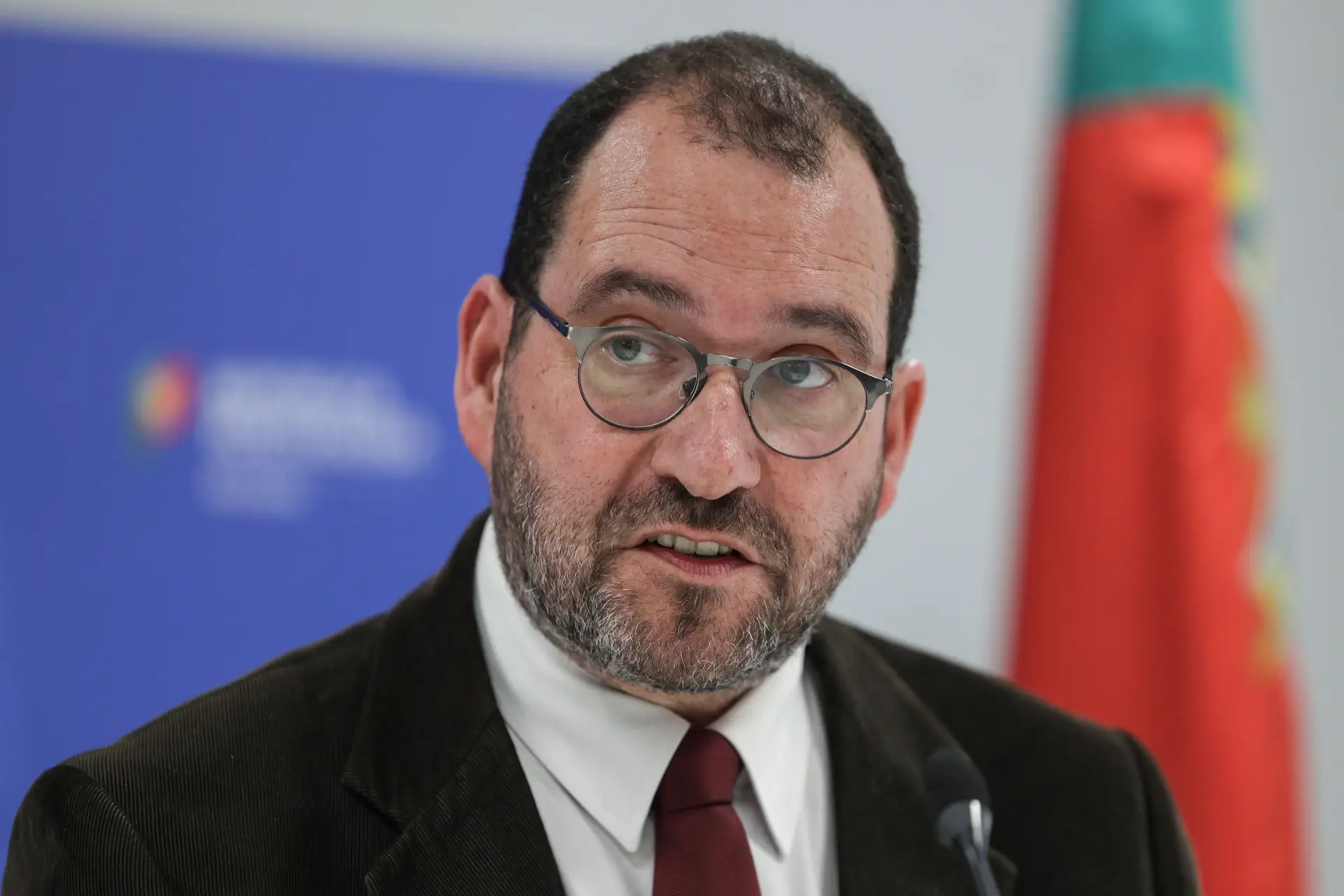 Governo não descarta serviços mínimos para greve dos professores