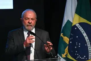 Lula da Silva demite mais 13 militares do gabinete de segurança