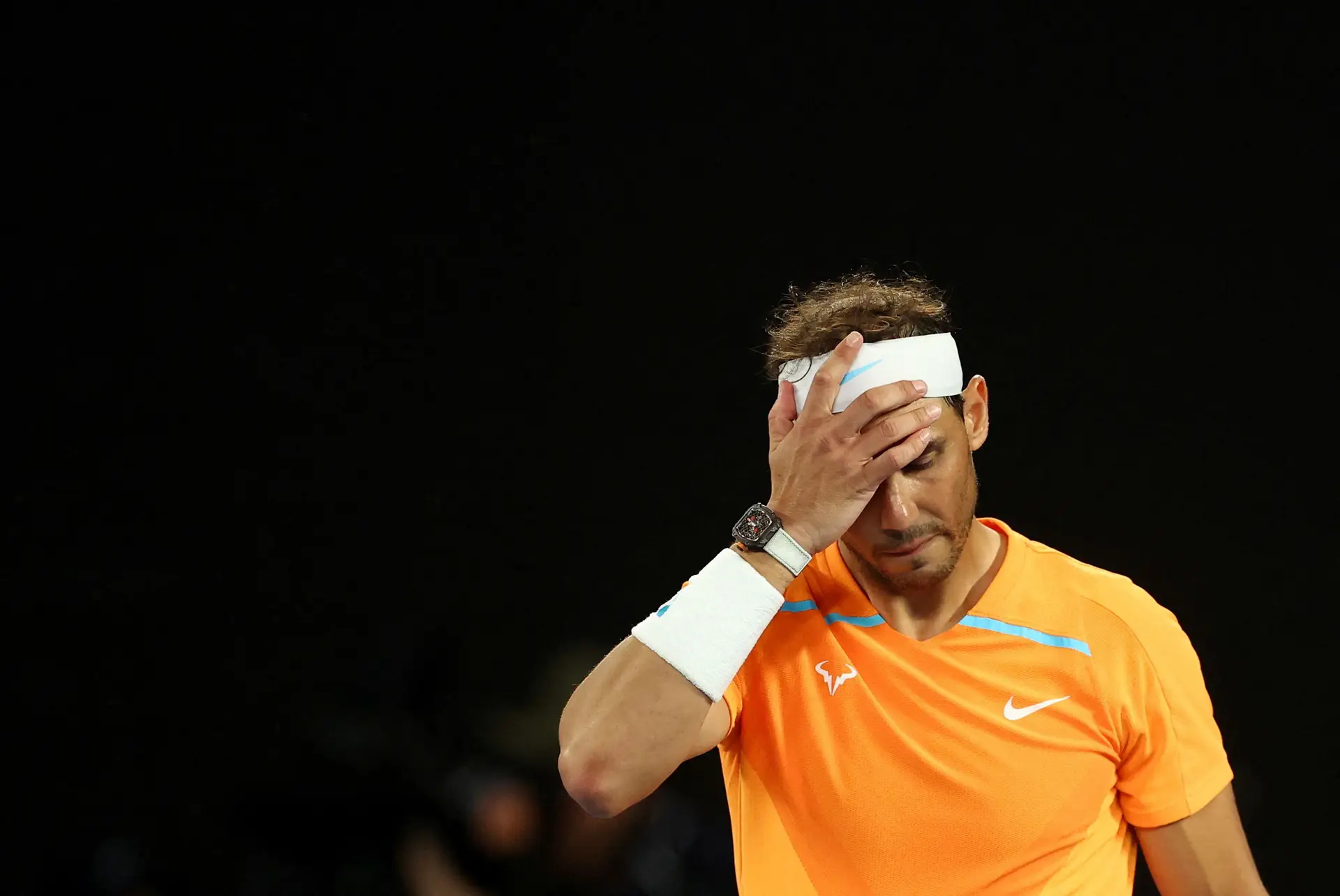 Tenista Rafael Nadal vai parar entre seis a oito semanas devido a lesão