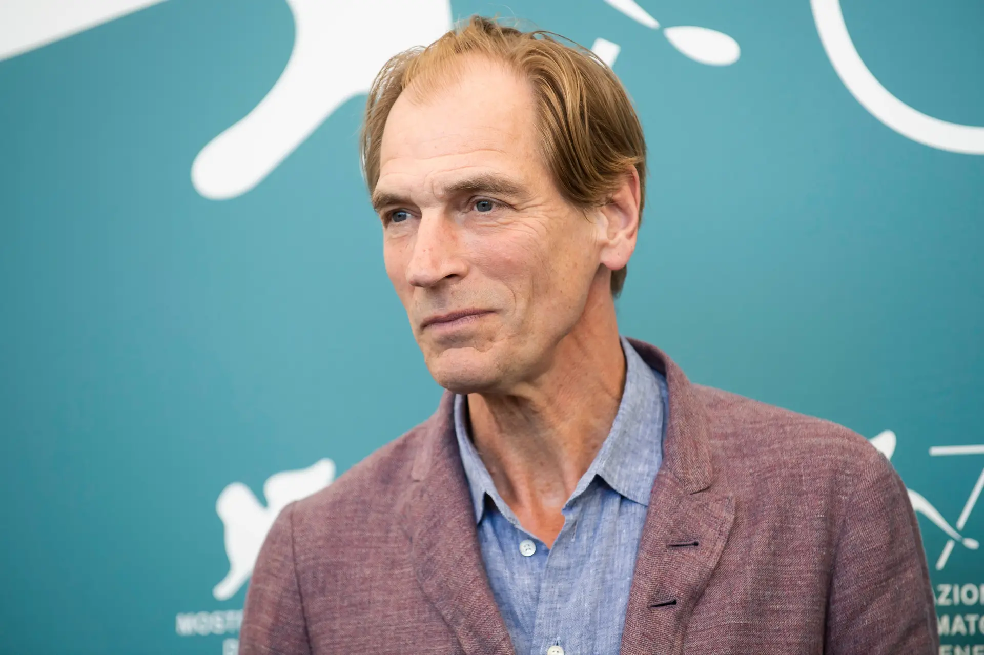 Ator Julian Sands está desaparecido numa zona montanhosa na Califórnia