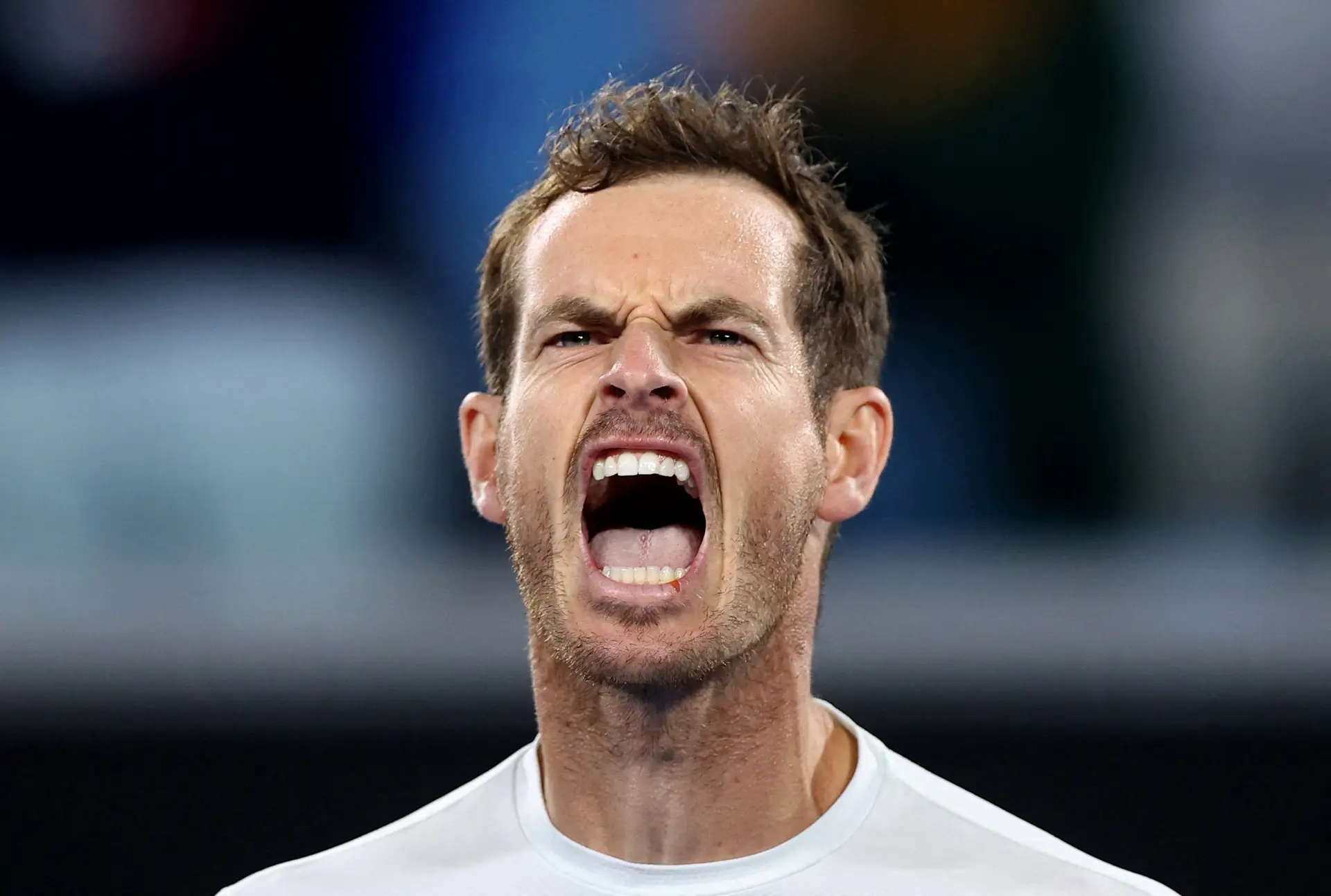 Andy Murray passa à terceira ronda do Open Austrália após jogo que durou até às quatro da manhã