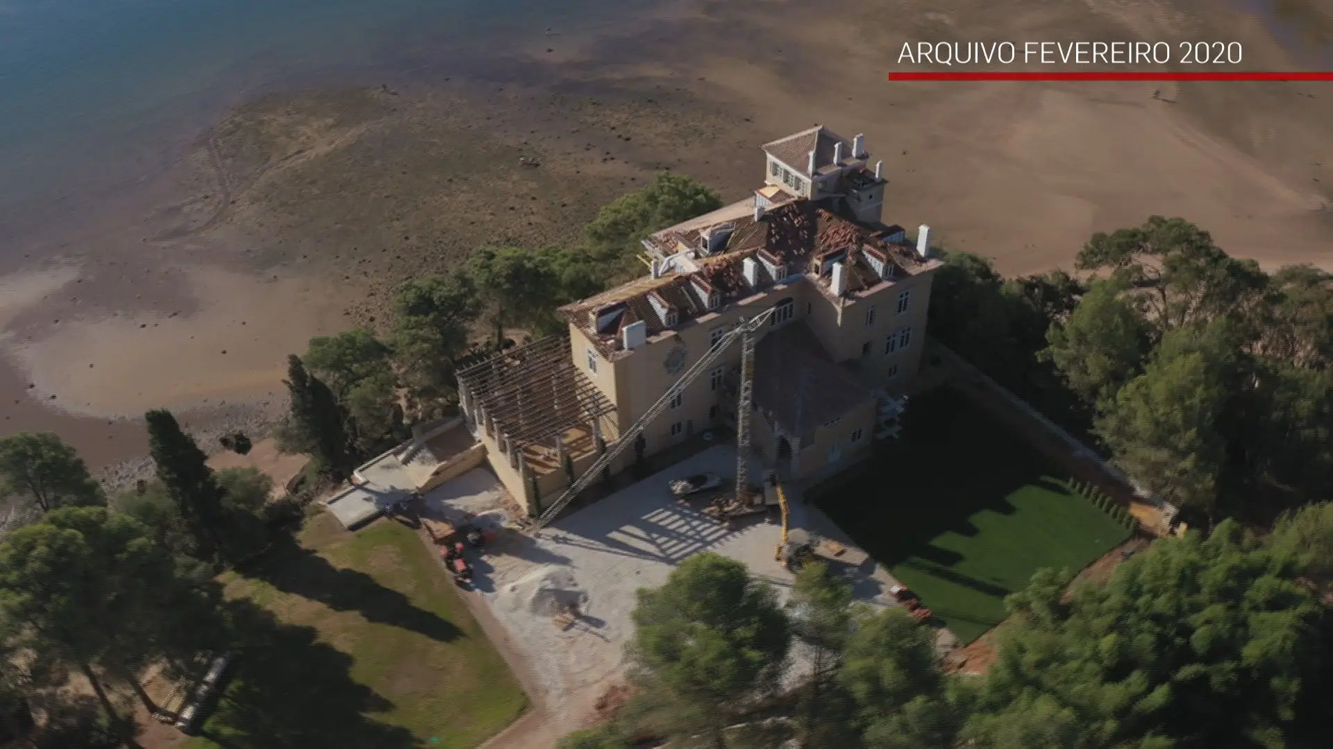 Os reis da Arrábida: não há quem trave as obras ilegais na Herdade da ...