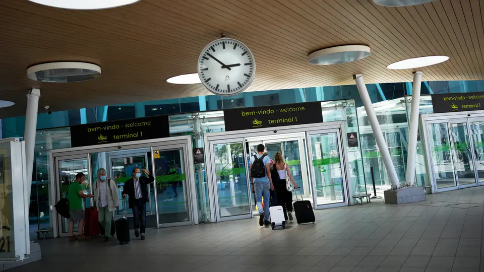 Entrada do Aeroporto Humberto Delgado, em Lisboa.