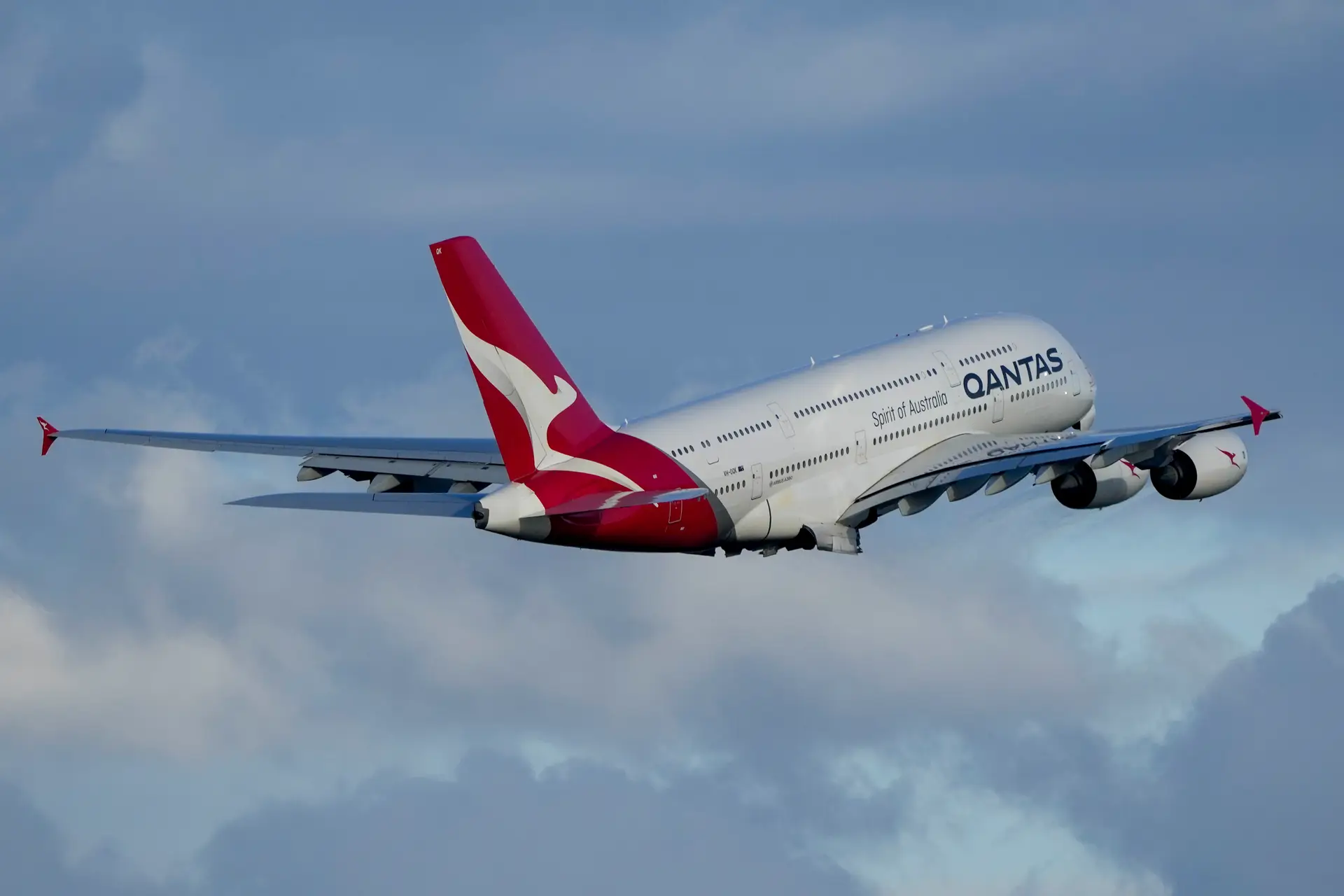 A380 da Qantas levanta voo em Sydney, na Austrália.