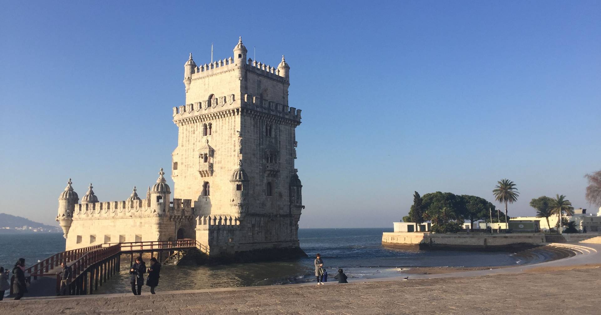 “De loucos” e “maravilhoso”: turistas elogiam temperaturas acima de 20ºC em Lisboa em novembro
  #ÚltimasNotícias #lisboa