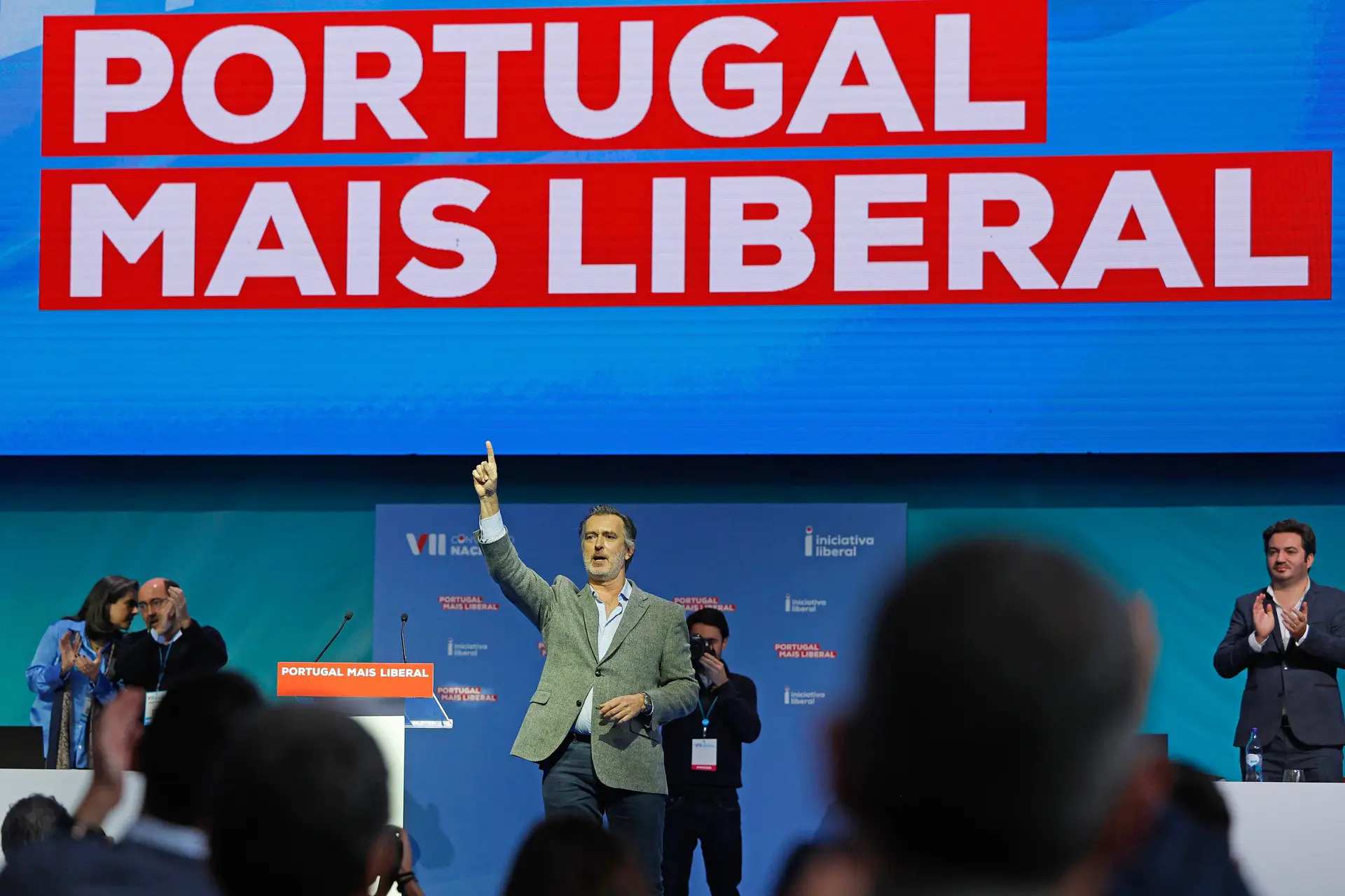 Momento insólito na Convenção da IL: portas encerradas para votações