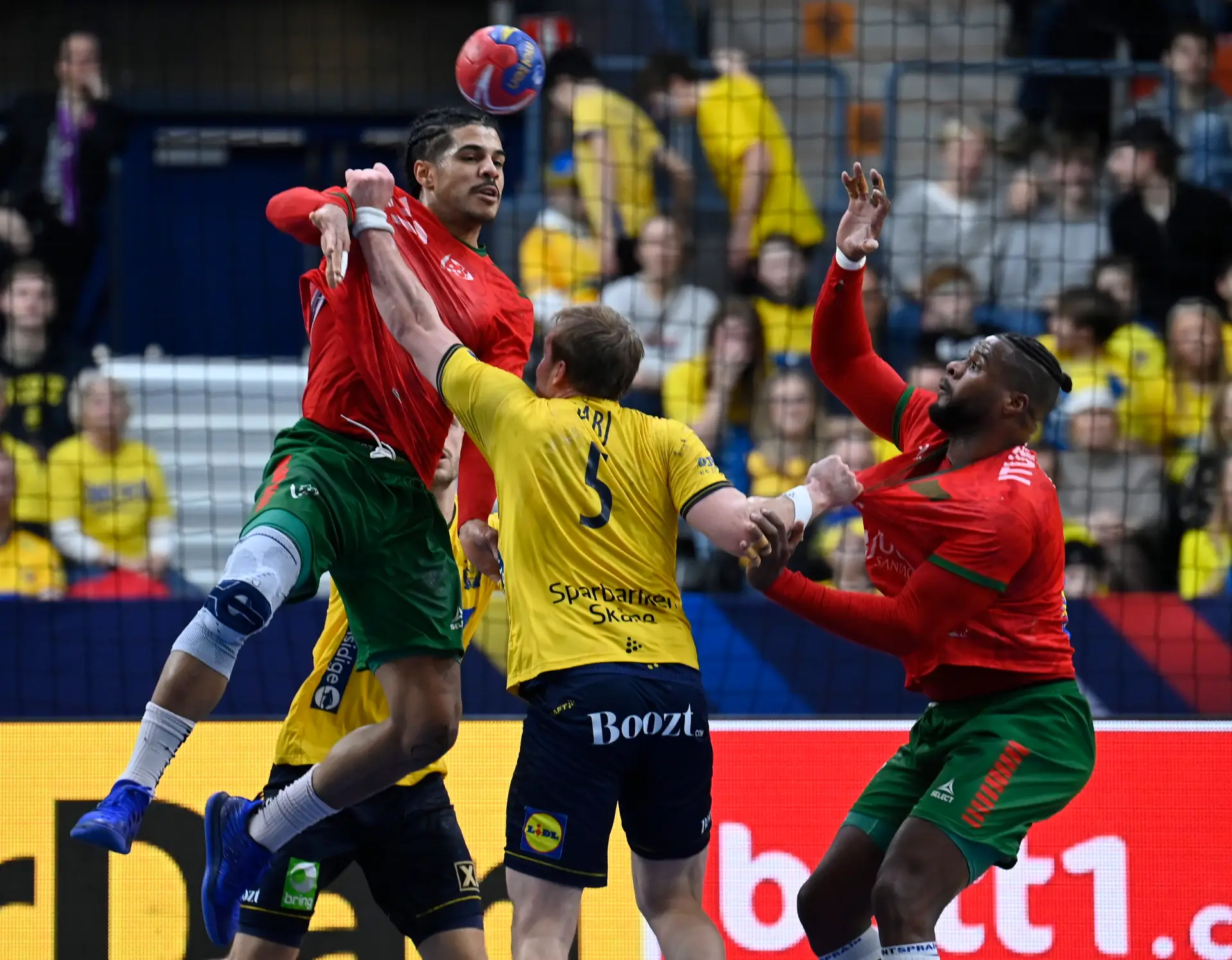Portugal perde com Suécia e está fora do Mundial de andebol