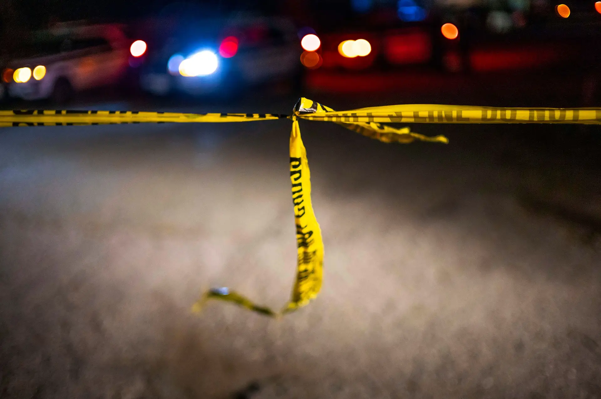 Agente da polícia morre em tiroteio com adolescente de 14 anos nos EUA
