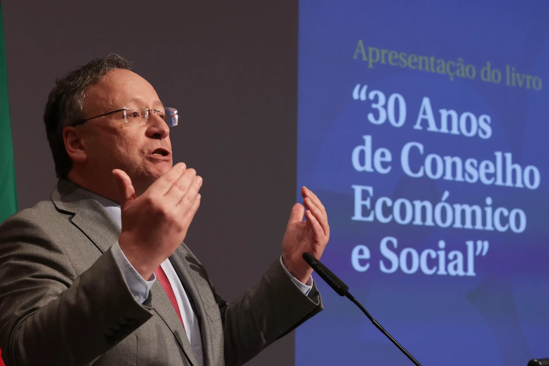 Francisco Assis defende que se olhe para o CES no contexto da revisão constitucional